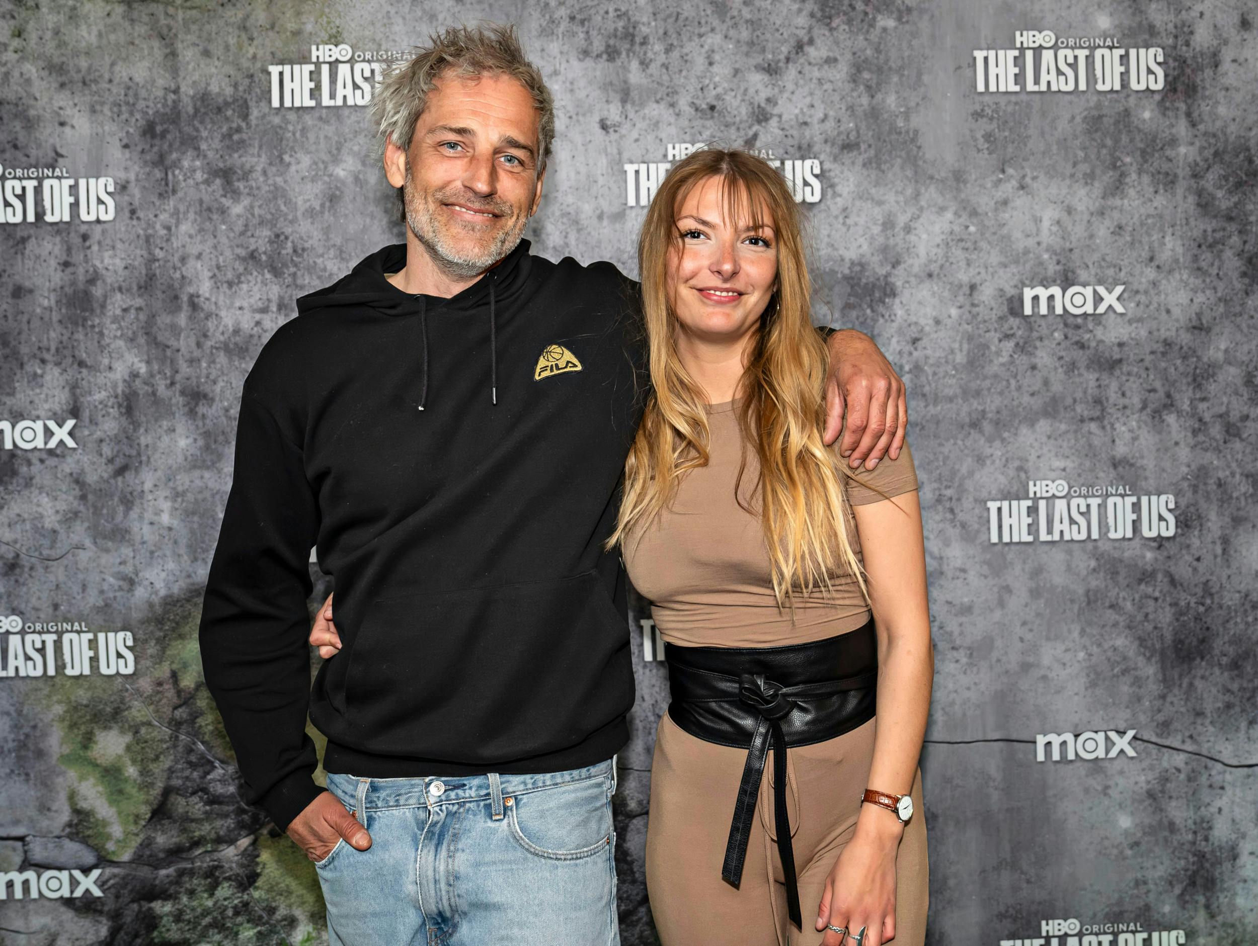 Går alt efter planen, er  Oliver Bjerrehuus , 50, snart kæreste med et kristendemokratisk byrådsmedlem i København – nærmere bestemt  Sofie Amalie Elkjær , 24. 