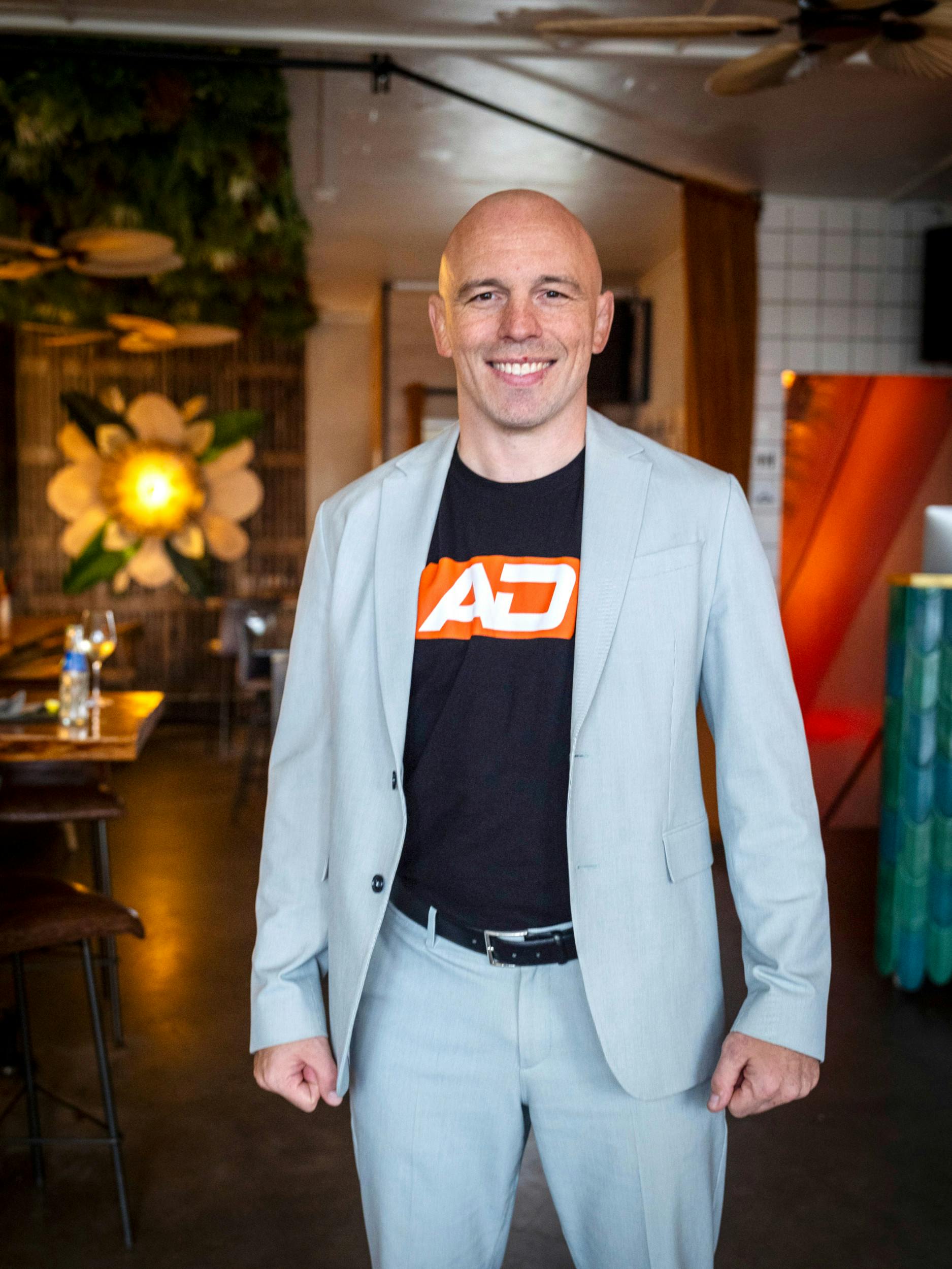 MMA-fighter og olympisk medaljevinder i brydning  Mark O. Madsen , 41, drømmer om at gøre Guldborgsund Kommune til den bedste i Danmark at dyrke idræt i. Derfor stiller han op for Guldborgsundlisten. 