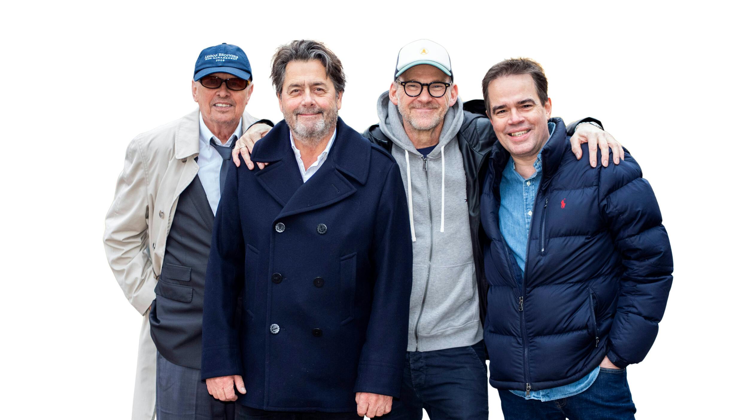 Denne sommer fyldte Shu-bi-dua 2.0 – med blandt andre Michael Hardinger , 76, Kim Daugaard , 74, Jørgen Thorup , 65, og Rasmus Schwenger , 56 – Plænen i Tivoli.