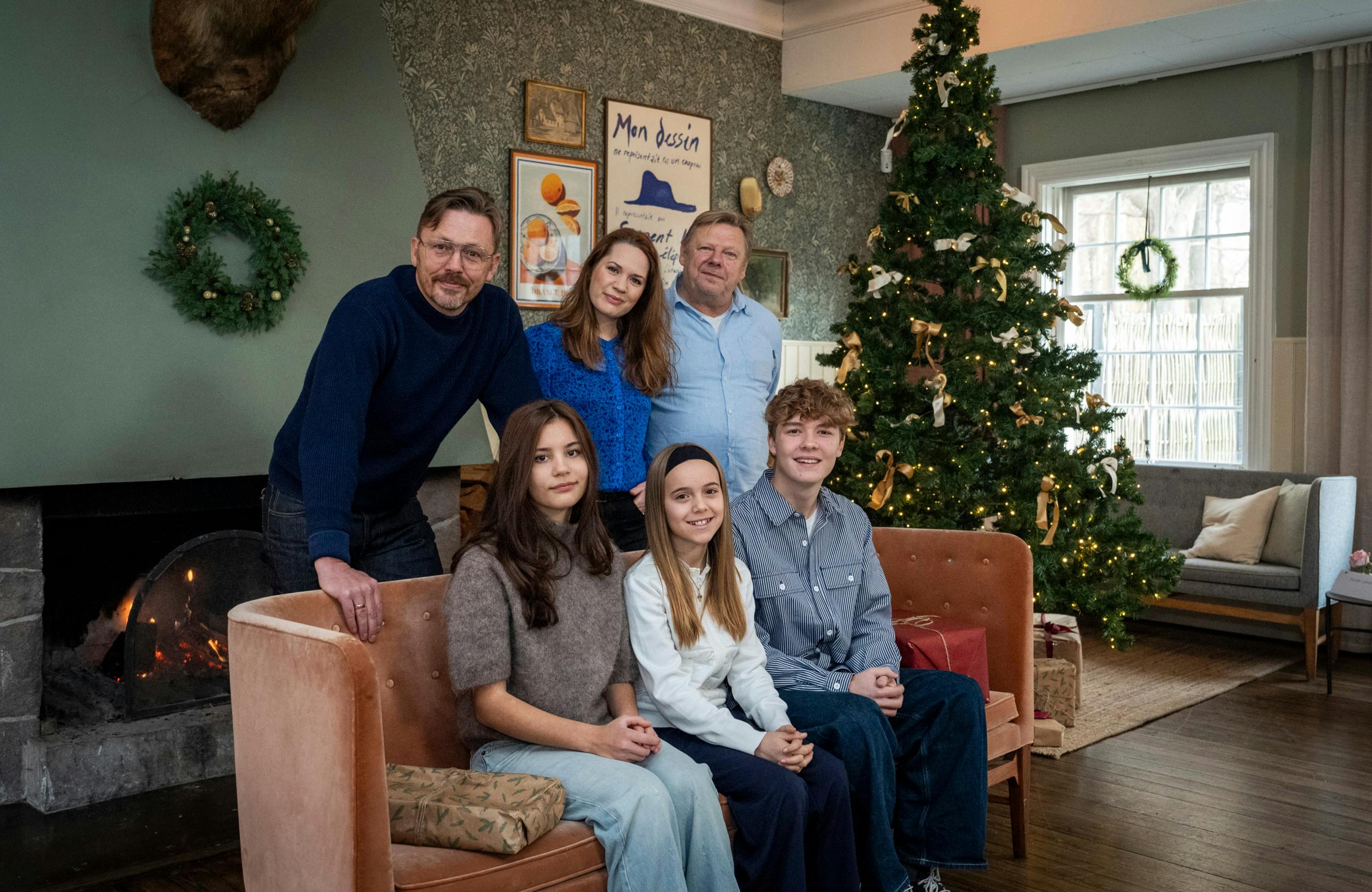 I ”Valdes jul – vintermiraklet” spiller Dollerup over for bl.a. Henrik Vestergaard , 53, Ulver Skuli Abildgaard , 70, Flora Augusta , 14, Lia Balestero Slagelse , 12, og Sander Løkke Borg , 17.