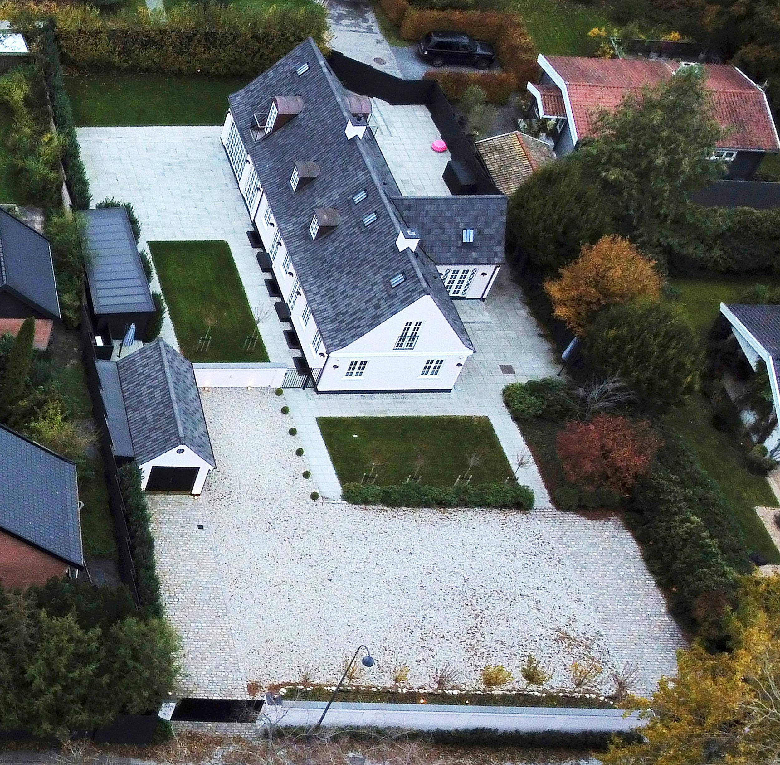 Joachims grund i Vedbæk er et beskedent frimærke på 1.456 kvm. Ejendommen betalte han 25.625.000 kr. for for to år siden.