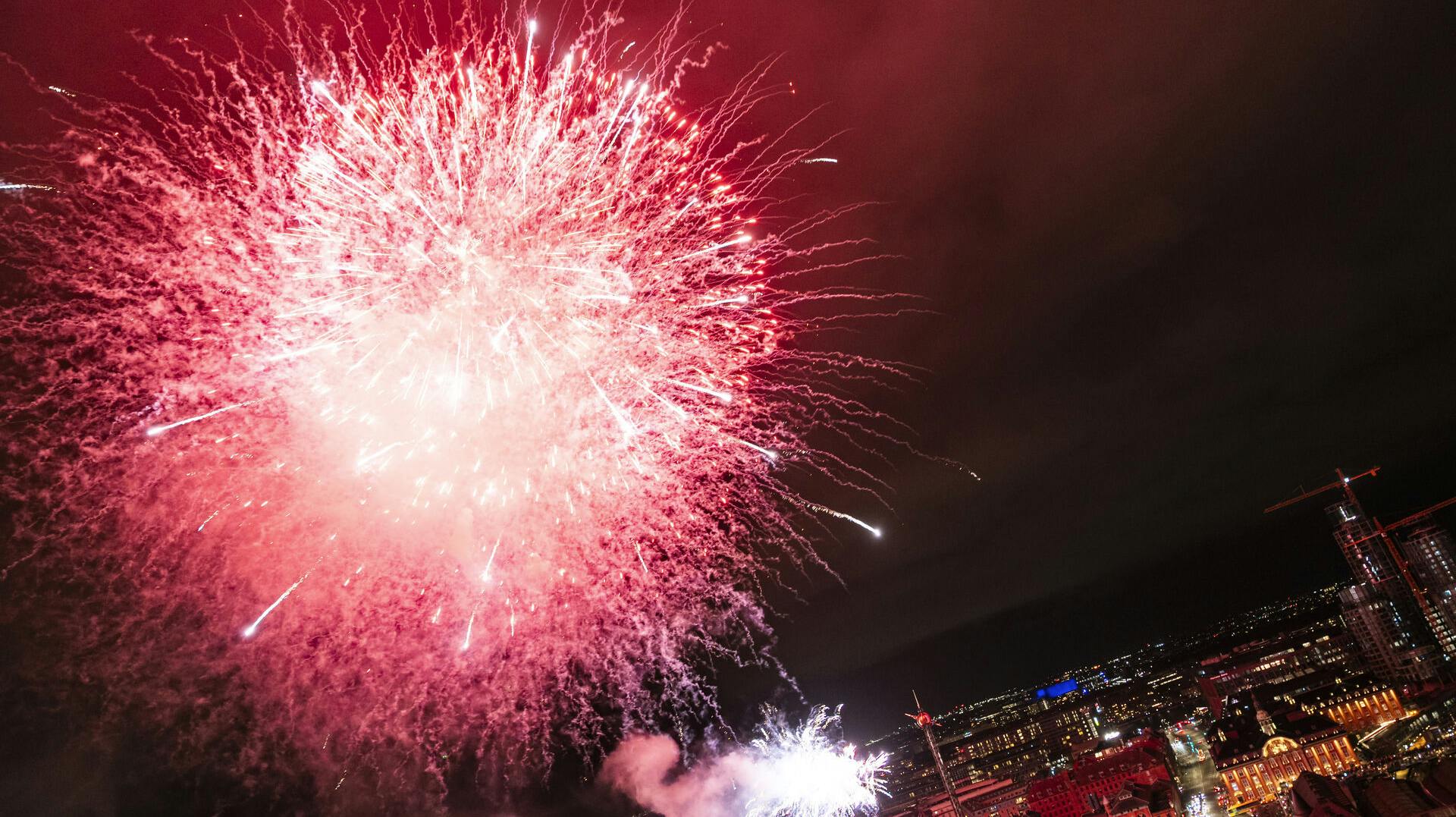 Fyrværkeri skal i luften - ikke bruges mod andre. Men den besked er der stadig nogen, som ikke forstår.