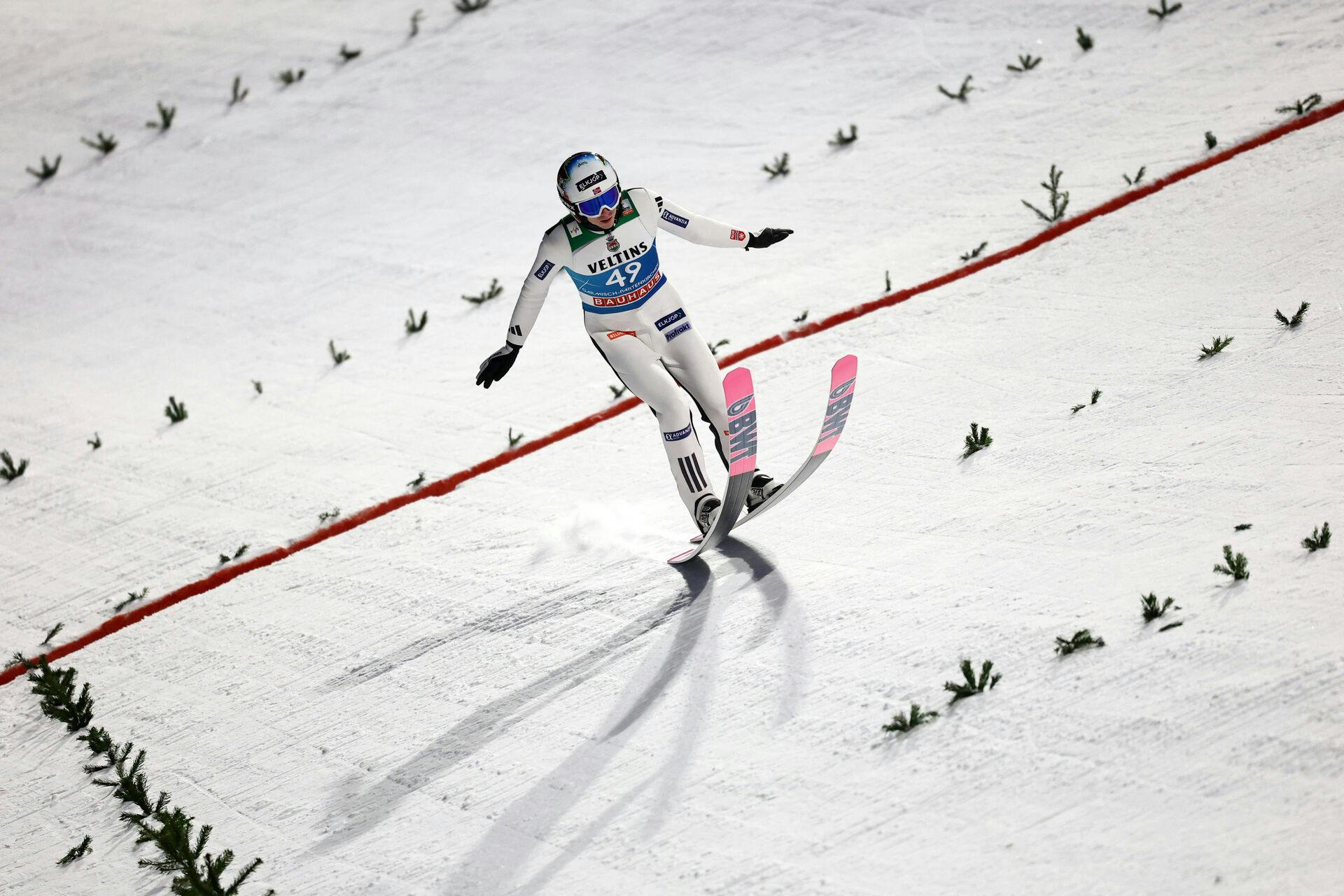 Kan du se fejlen her hos Halvor Egner Granerud? Nej, den er også svær at spotte, da vi taler om millimeter-regler.