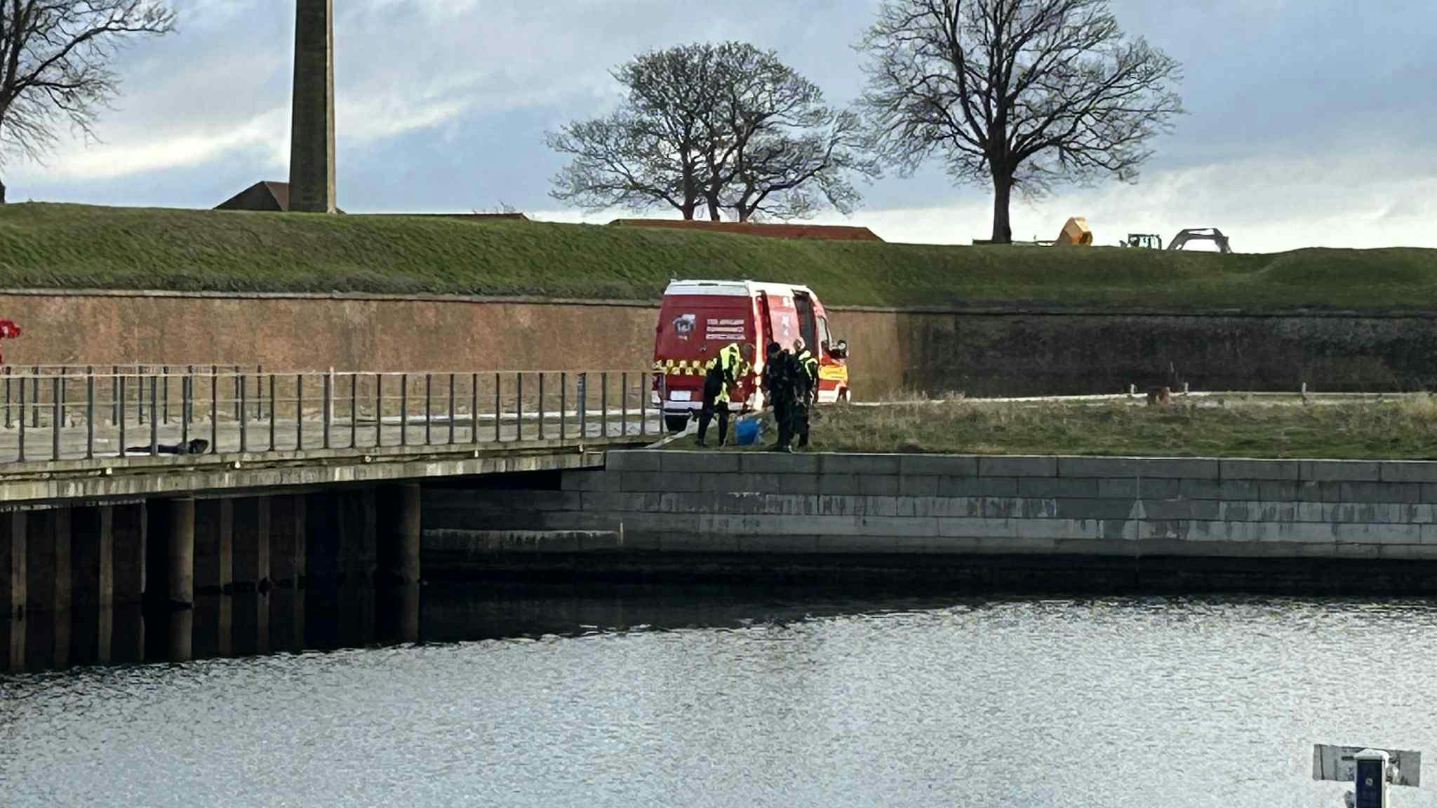 Dykkere fandt drengen på bunden i Helsingør Havn, oplyser politiet.