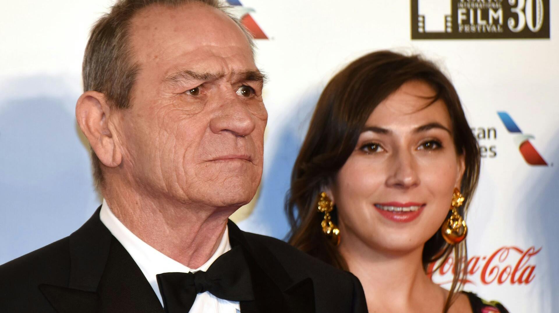 Tommy Lee Jones sammen med Victoria Jones i 2017.