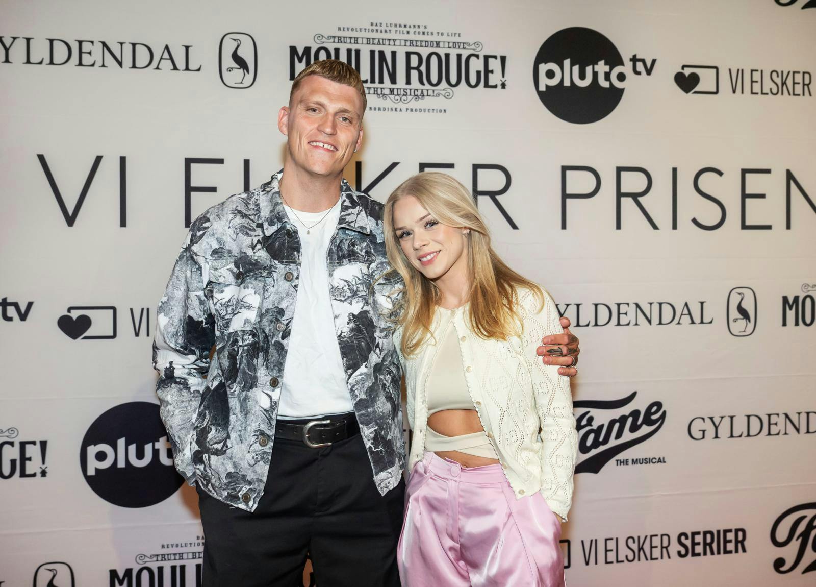 Officielt bor Sebastian og Asta fortsat på samme adresse, nemlig en villalejlighed i Hellerup som er ejet af hans far. Men i dag er han ude af landet i flere måneder, mens hun skal finde sine fødder igen.