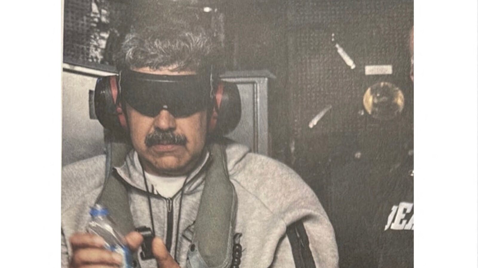 Donald Trump delte billedet på sit sociale medie, kort inden han stillede sig frem og talte til nationen.