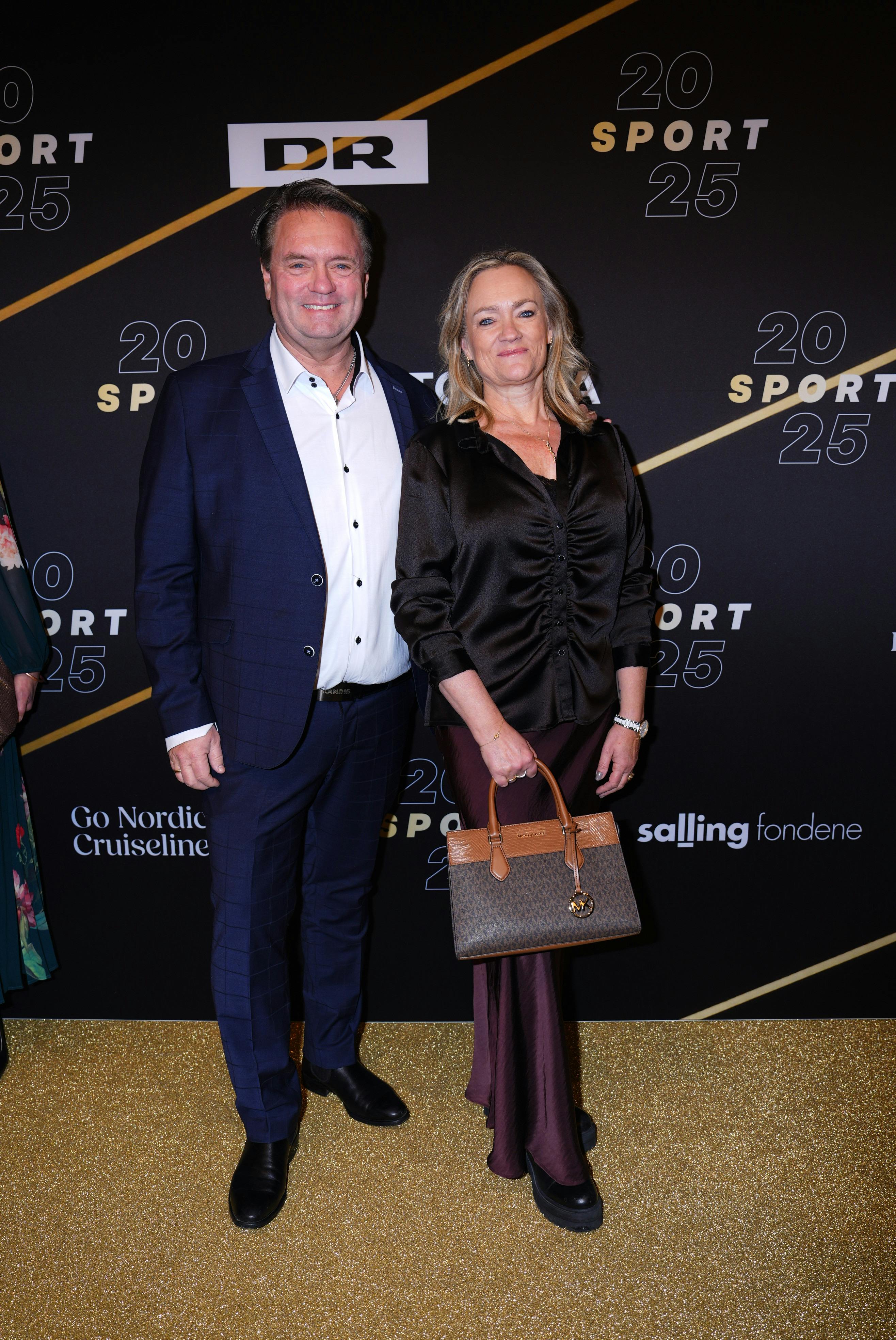 Kandis-kongen Johnny Hansen har hustruen Gitte med i dagens anledning.