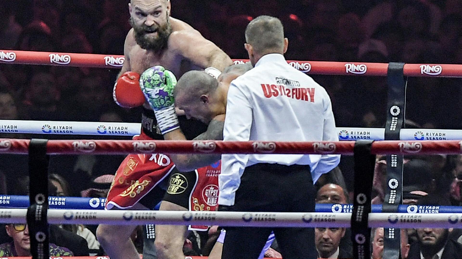 Tyson Fury stoppede i slutningen af 2024 karrieren for tredje gang efter en kamp mod ukrainske Oleksandr Usyk. Nu har han igen fortrudt.