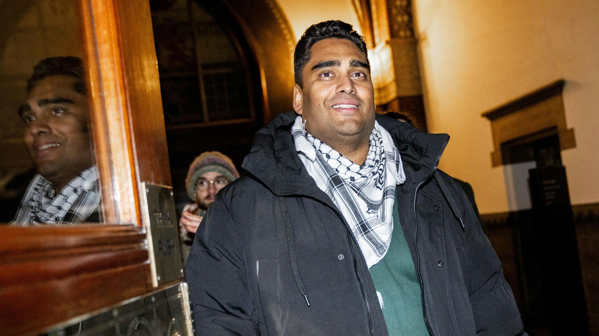 Sikandar Siddique blev ved kommunalvalget 18. november valgt til Borgerrepræsentationen i København. Men her kan han kun sidde, hvis han også bor i kommunen.