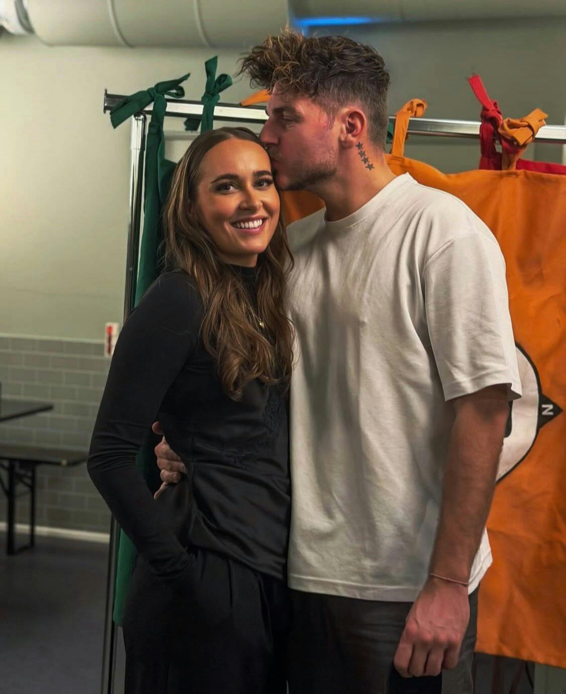 Det er gået stærk for Emilie Neumann og Marco Manzionna. Parret har været sammen siden september. I november blev de kærester, og 1. januar flyttede de sammen i Sydhavnen i København.