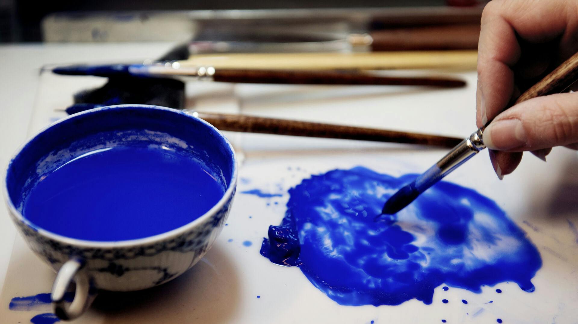 Et næsten usynligt mærke på blot én millimeter skal fremover afsløre ægte varer fra kopier. Teknologien er udviklet af forskere fra Københavns Universitet og testes nu af Royal Copenhagen.