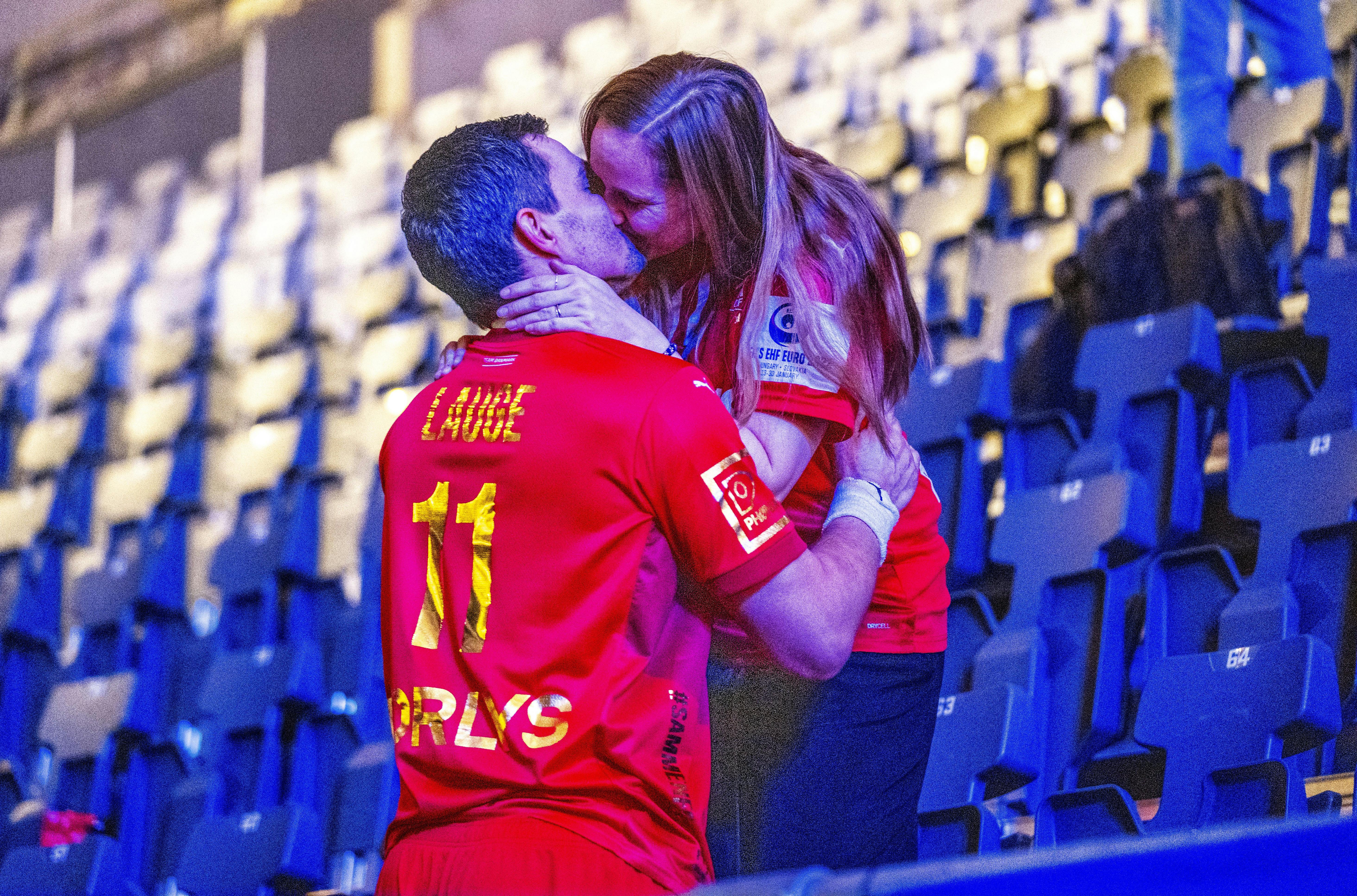 Sidste år blev der uddelt guldkys mellem Rasmus Lauge og Sabrina Jepsen efter VM-finalen.