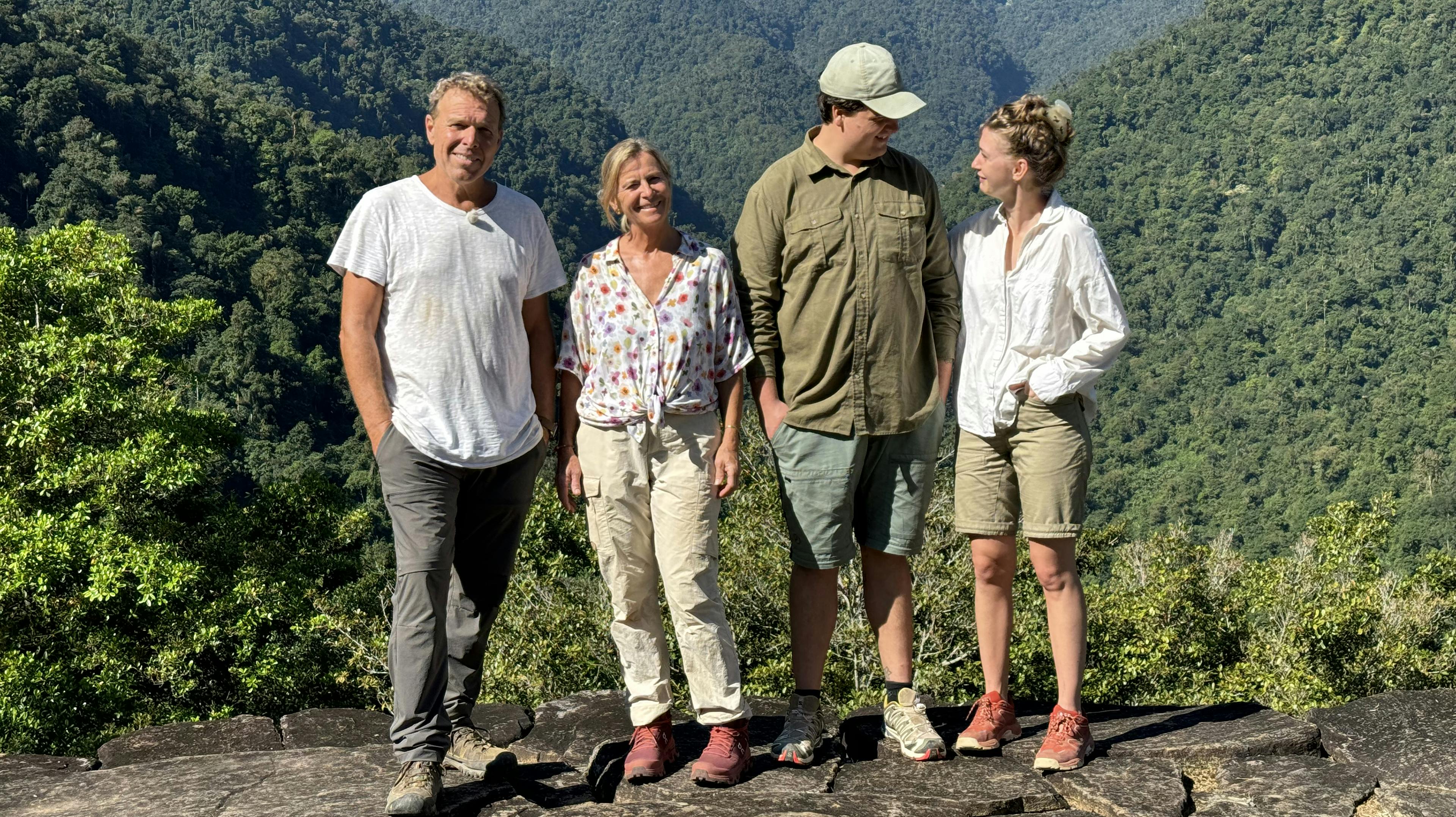 Familien Behas husfotograf kom gevaldigt galt afsted under optagelserne og måtte tage hjem.