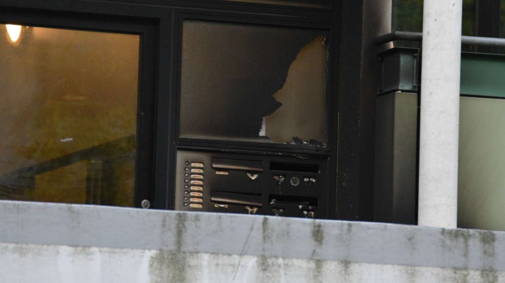 Der skete blandt andet brandskader på den opgang, hvor eksplosionen fandt.