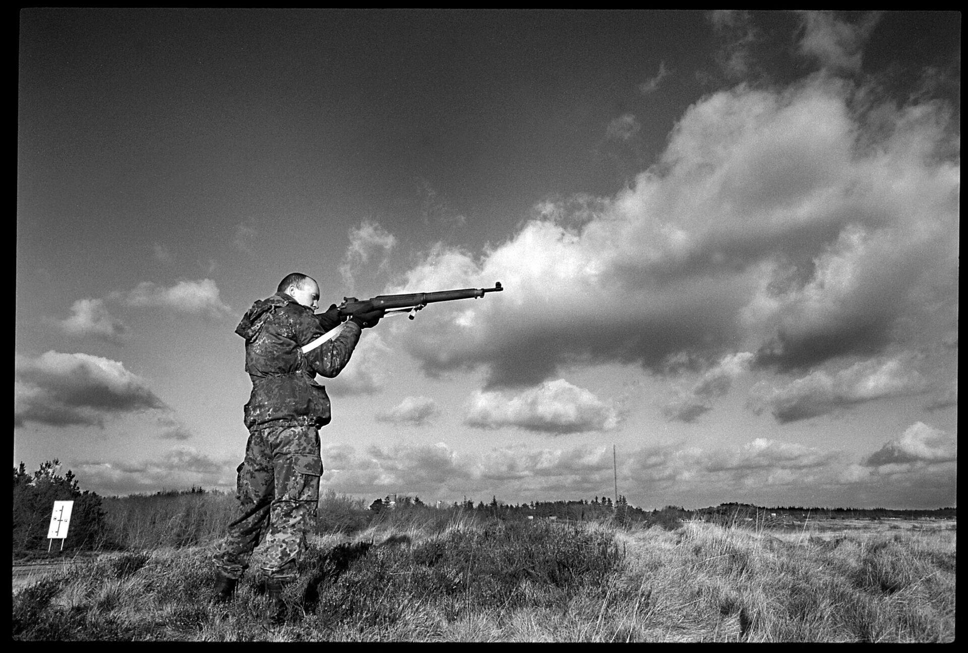 Danske soldater er ifølge en gammel militær ordre forpligtet til at gå til modangreb, hvis Danmark eller danske styrker angribes, også i Grønland.