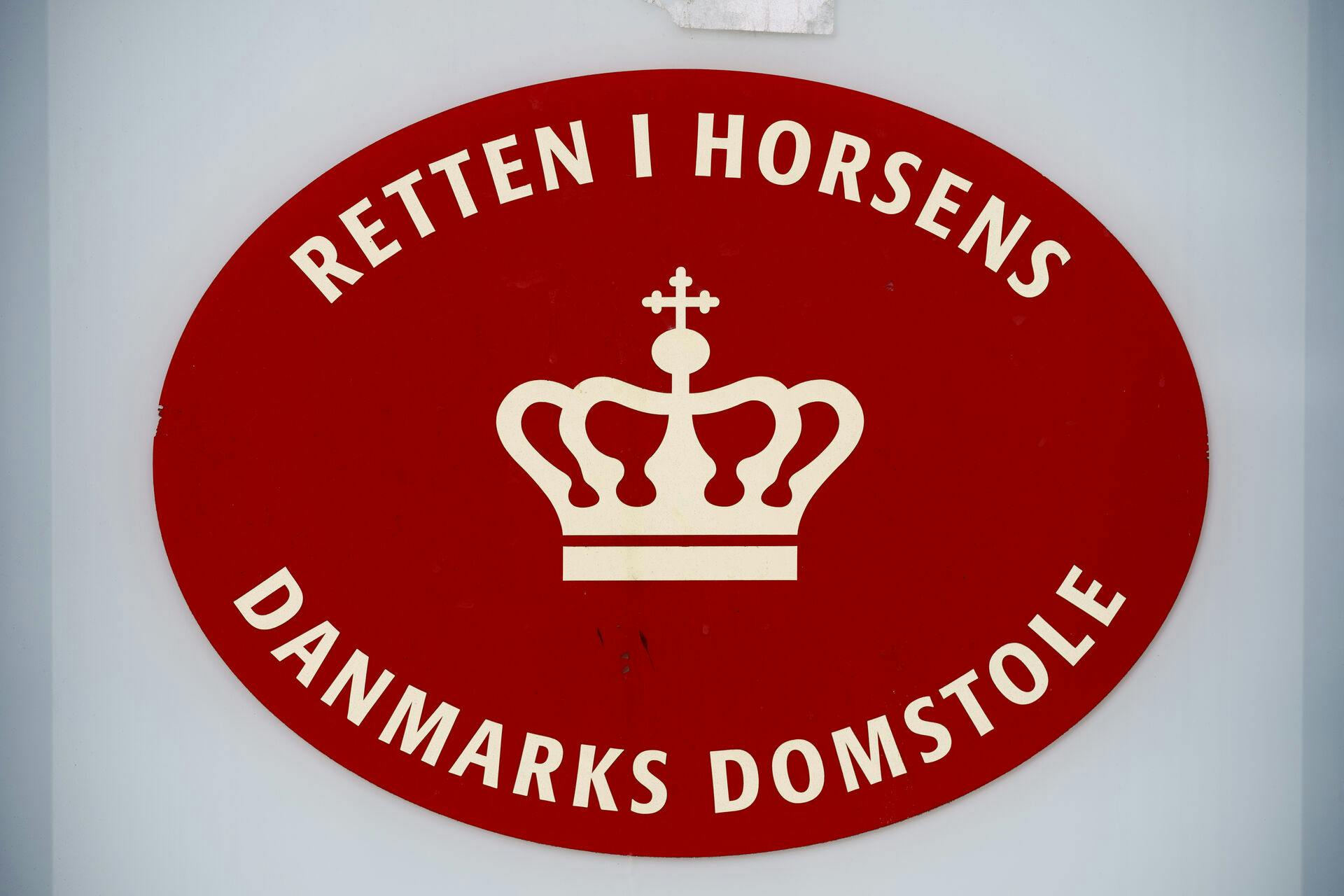 Kvinden er tiltalt ved Retten i Horsens.