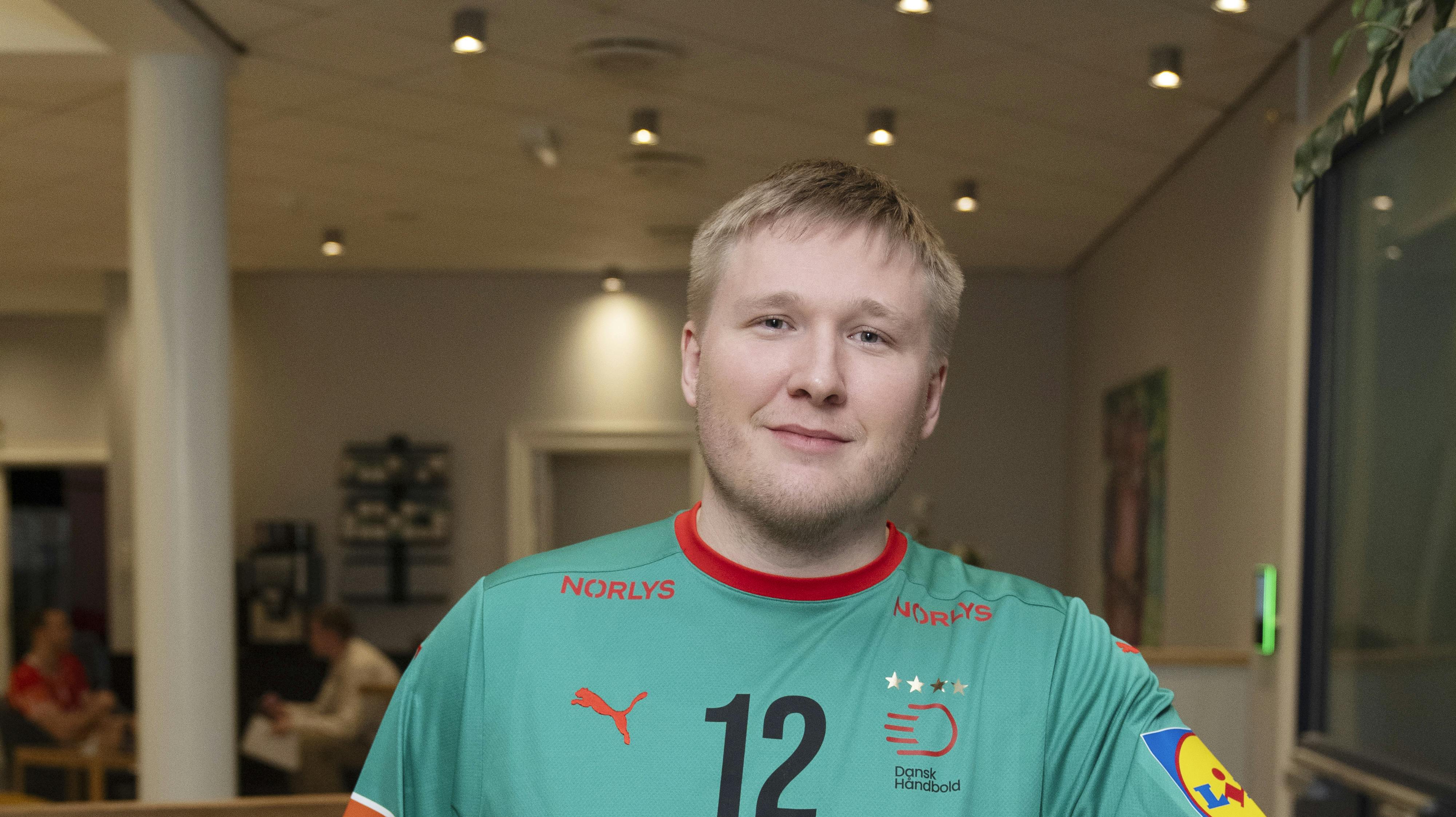 Fra sommer kommer der lidt mere larm hjemme hos Emil Nielsen og kæresten Sara, da de skal have en hund. Det kommer dog først til at ske, når parret er landet i Ungarn.