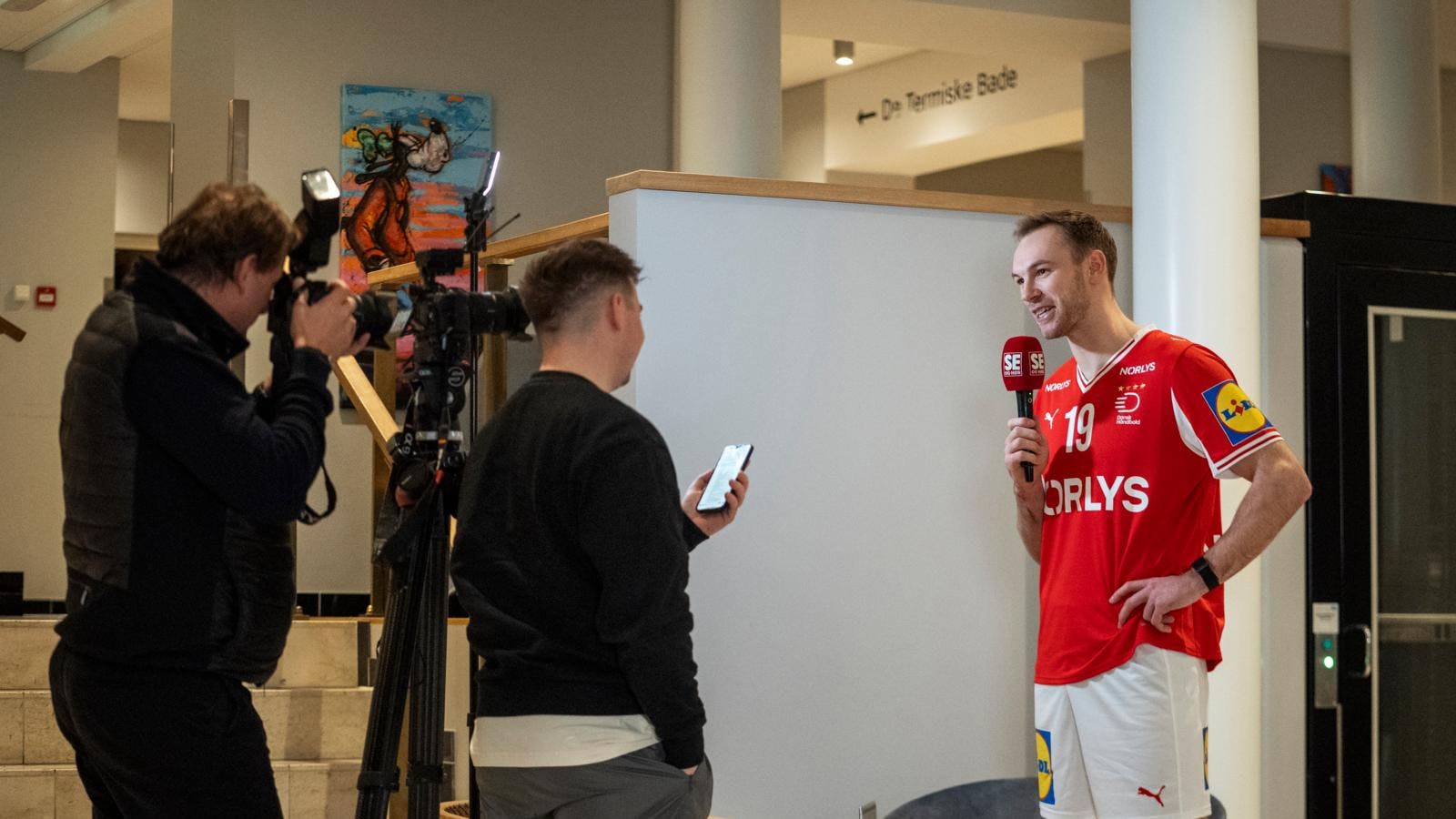 Mathias Gidsel er helt klar til EM, men den lange bustur til Holland er langt fra optimal optakt til eventet, hvor Danmark jagter guldet.