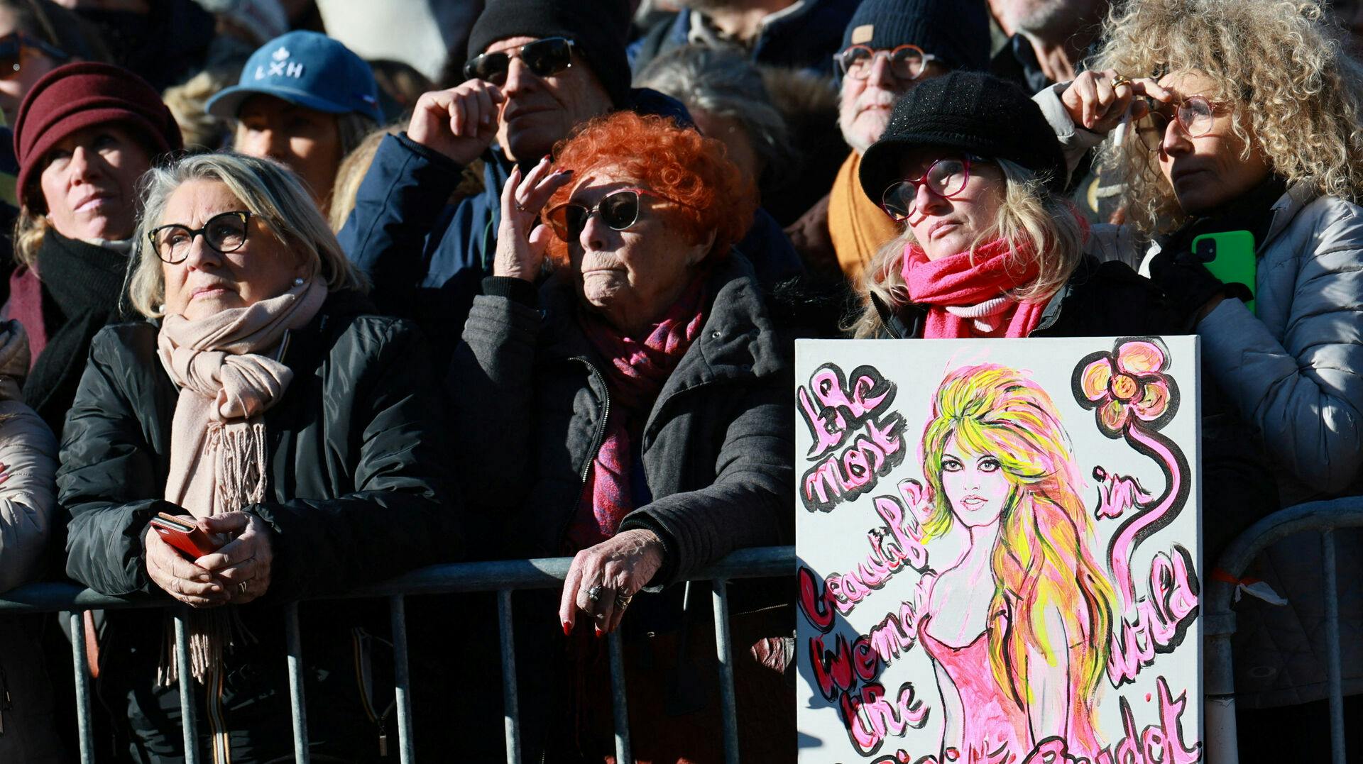 Brigitte Bardot blev onsdag stedt til hvile i Saint-Tropez, byen hun elskede og boede i det meste af sit liv.