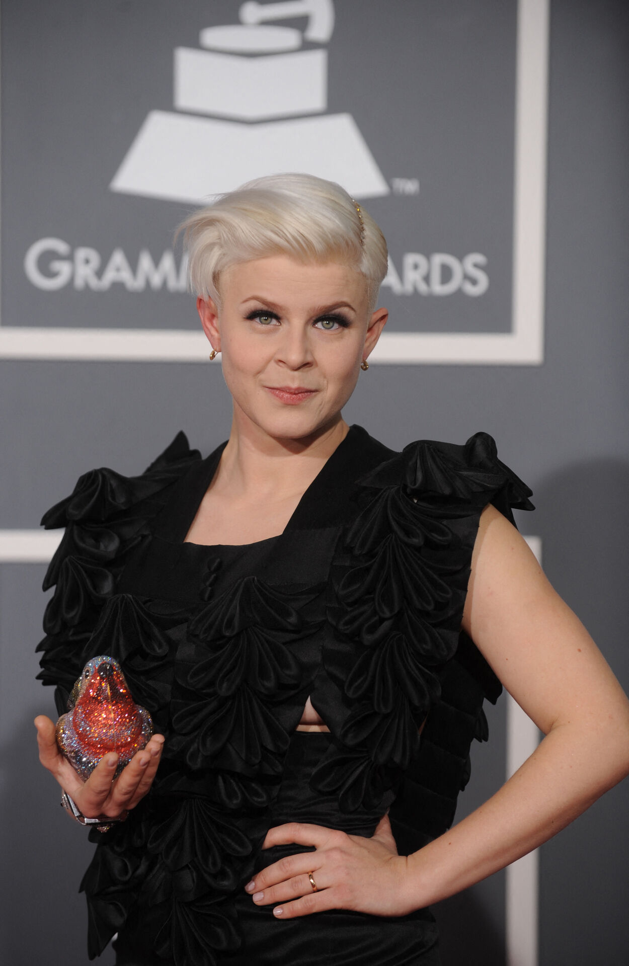 Swedish singer and song writer Robyn arrives for the 51st Annual Grammy Awards at the Staples Center in Los Angeles on February 8, 2009. AFP PHOTO / GABRIEL BOUYS. GABRIEL BOUYS / AFP