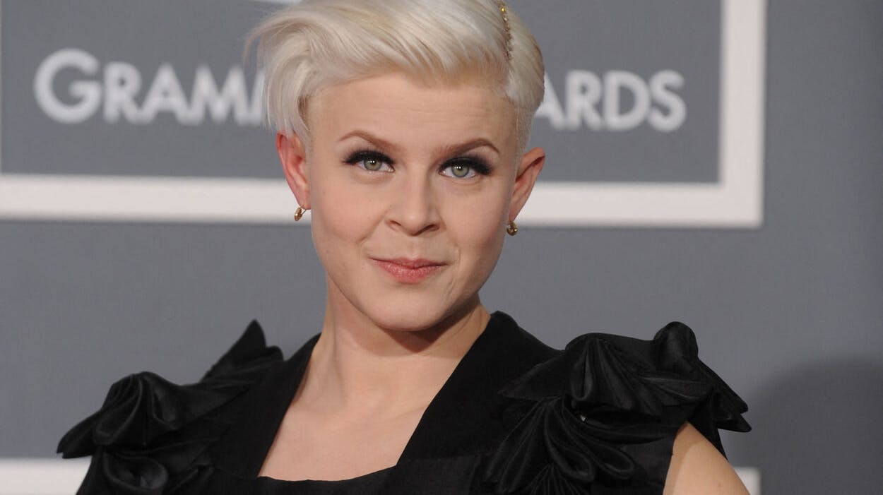 Swedish singer and song writer Robyn arrives for the 51st Annual Grammy Awards at the Staples Center in Los Angeles on February 8, 2009. AFP PHOTO / GABRIEL BOUYS. GABRIEL BOUYS / AFP