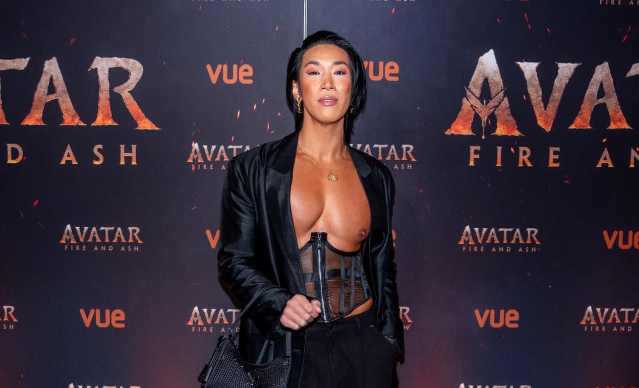 Sy Lee bliver ofte genkendt på hospitalet som "dig fra bladene", fortæller han.