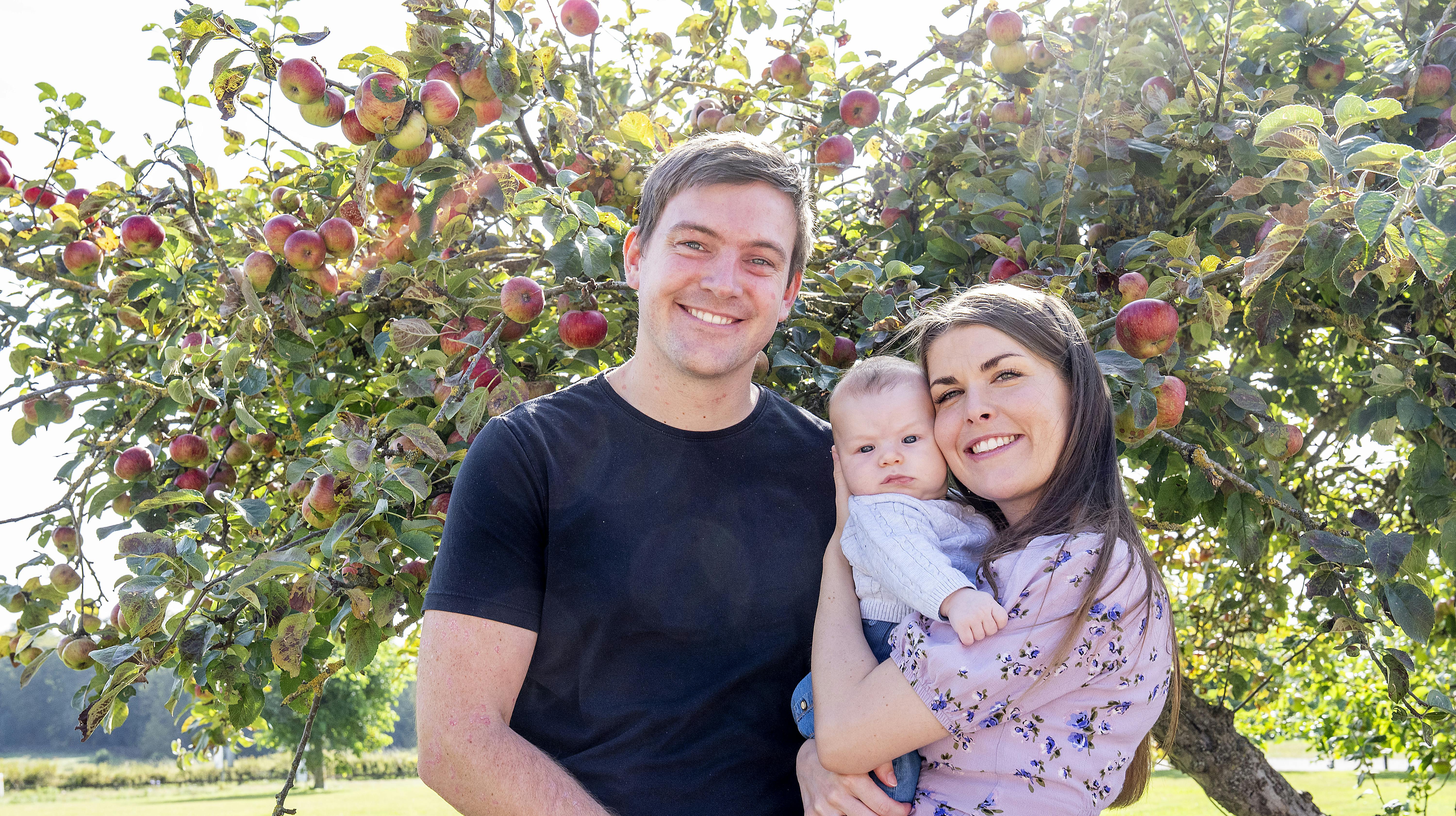 Emilie og Anders fandt kærligheden under optagelserne til TV 2-program, nu går søsteren i hendes fodspor.