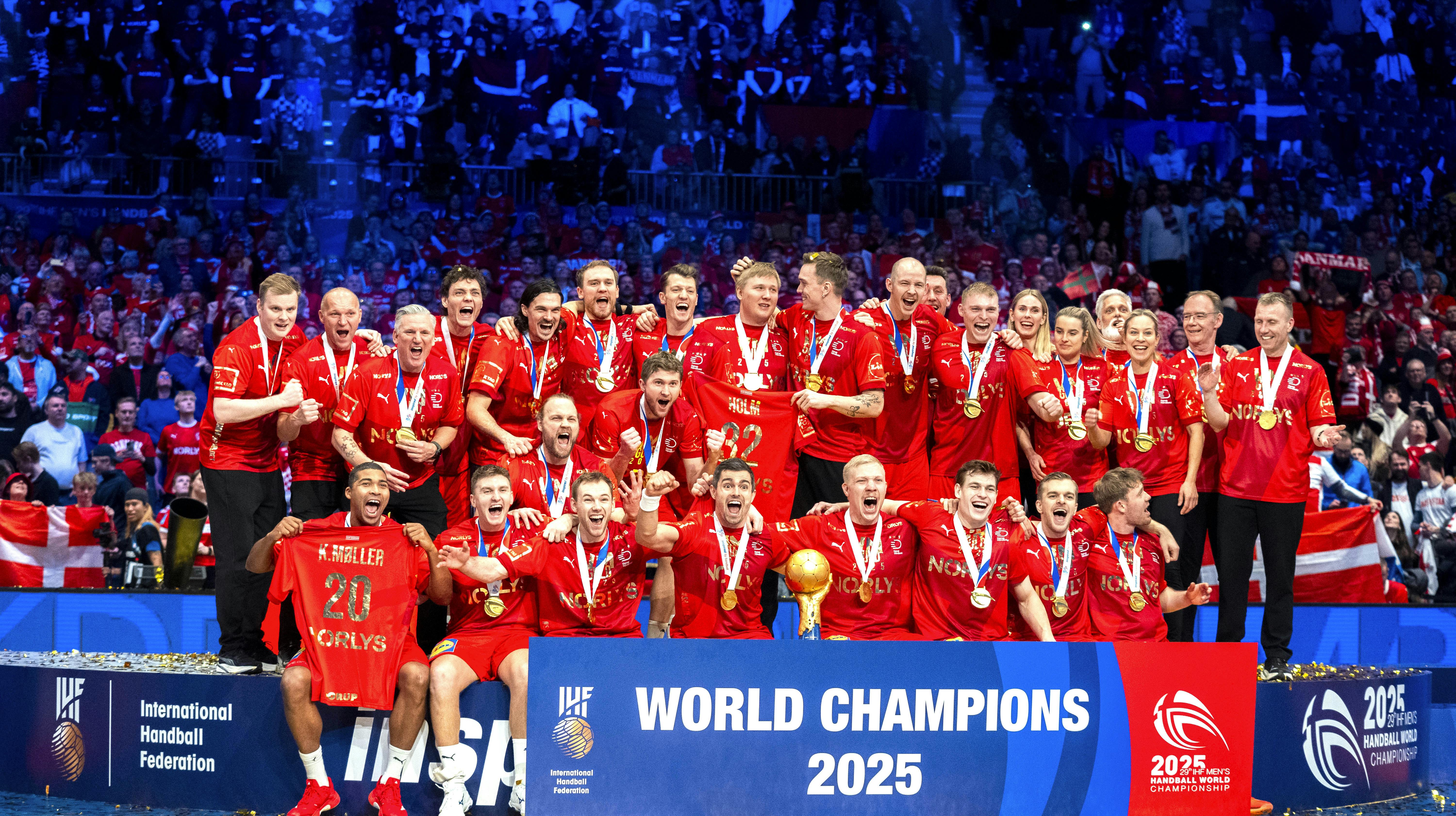 Håndboldherrerne, da VM-guldet blev en realitet for et år siden. 