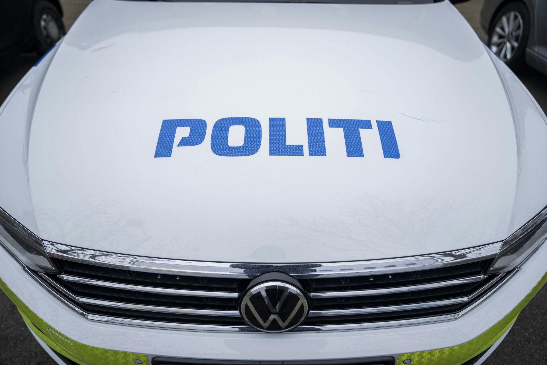 Politiet mener, at tv-kendissen har gjort sig skyldig i en række lovovertrædelser, som SE og HØR ikke kan beskrive nærmere.