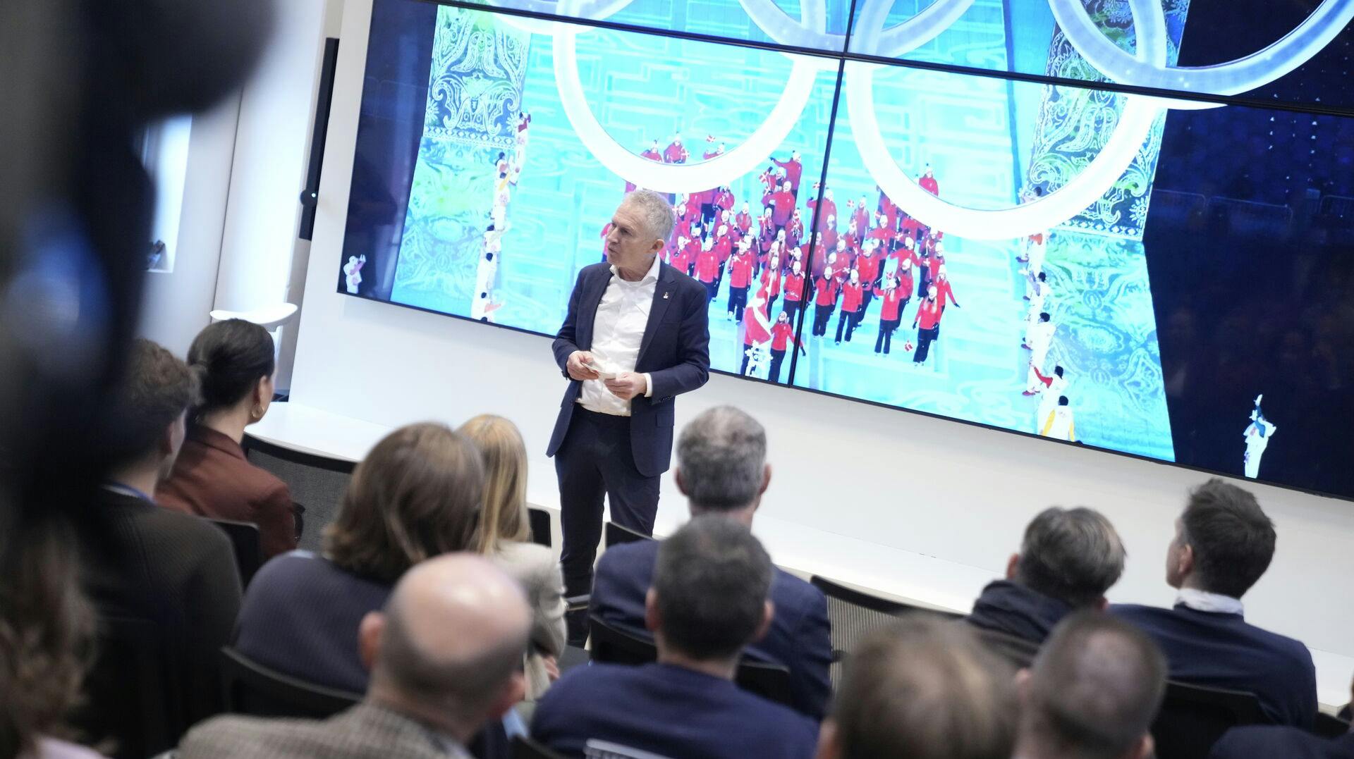 Curlingspilleren Denise Dupont og ishockeykaptajnen Jesper Jensen Aabo skal som fanebærere lede den danske delegation ind på San Siro, når vinter-OL i Milano begynder den 6. februar.