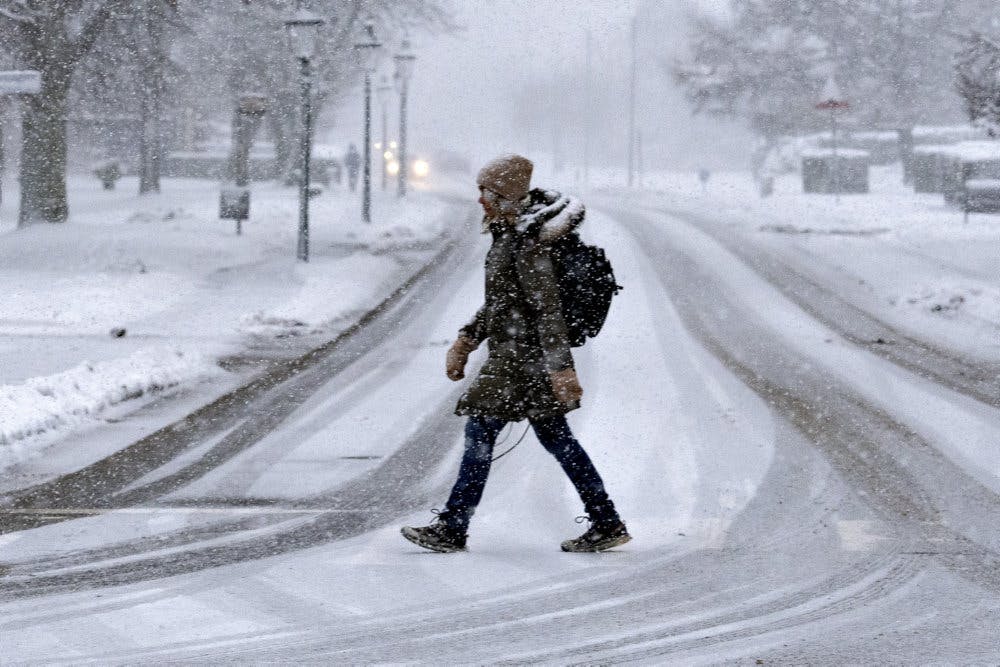 Ugen starter ud med endnu et snevejr, inden vejret skifter over i slud og regn. (Arkivfoto). - Foto: Henning Bagger/Ritzau Scanpix