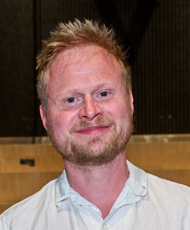 Jonatan Spang skal ikke længere spørge ekskonen til råds, hvis han beslutter at sælge huset.