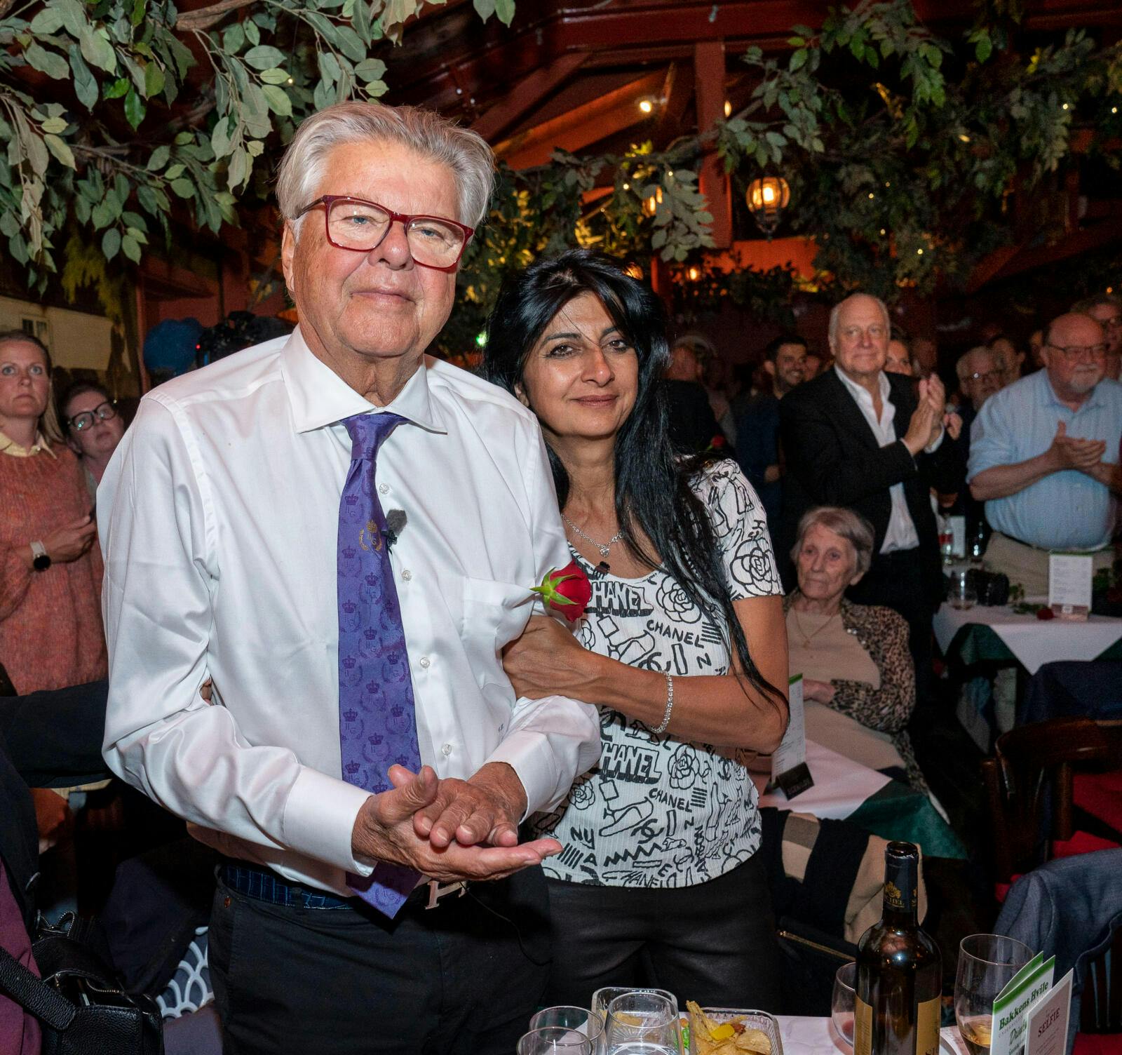 82-årige Christian Kjær og 55-årige Susan Astani-Kjær har været gift siden 2014.