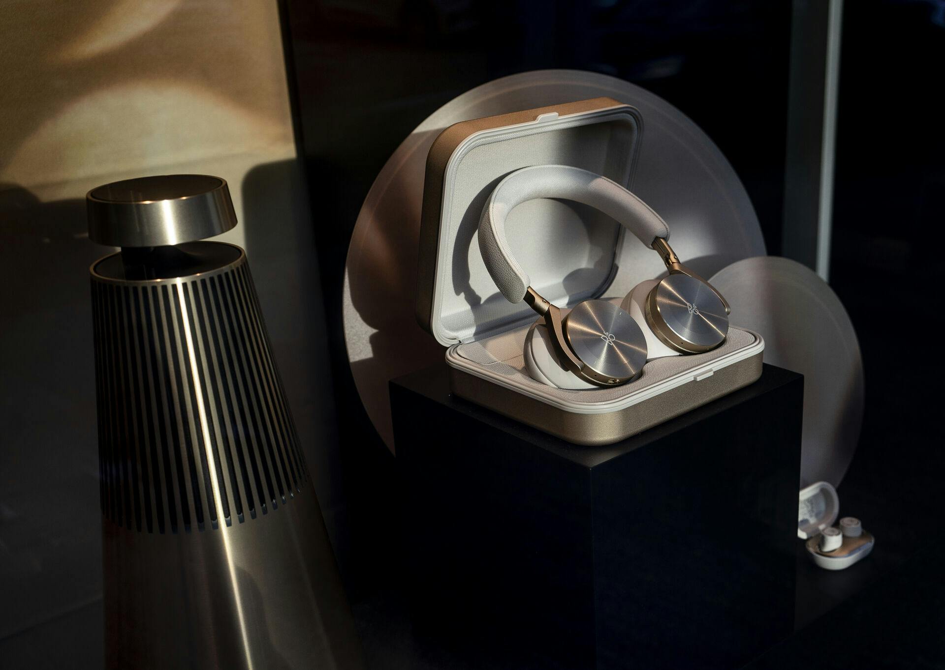 Det er svært at kalde de røde tal for andet end krise i Bang & Olufsen, der forleden også sagde farvel til topchef Kristian Teär.