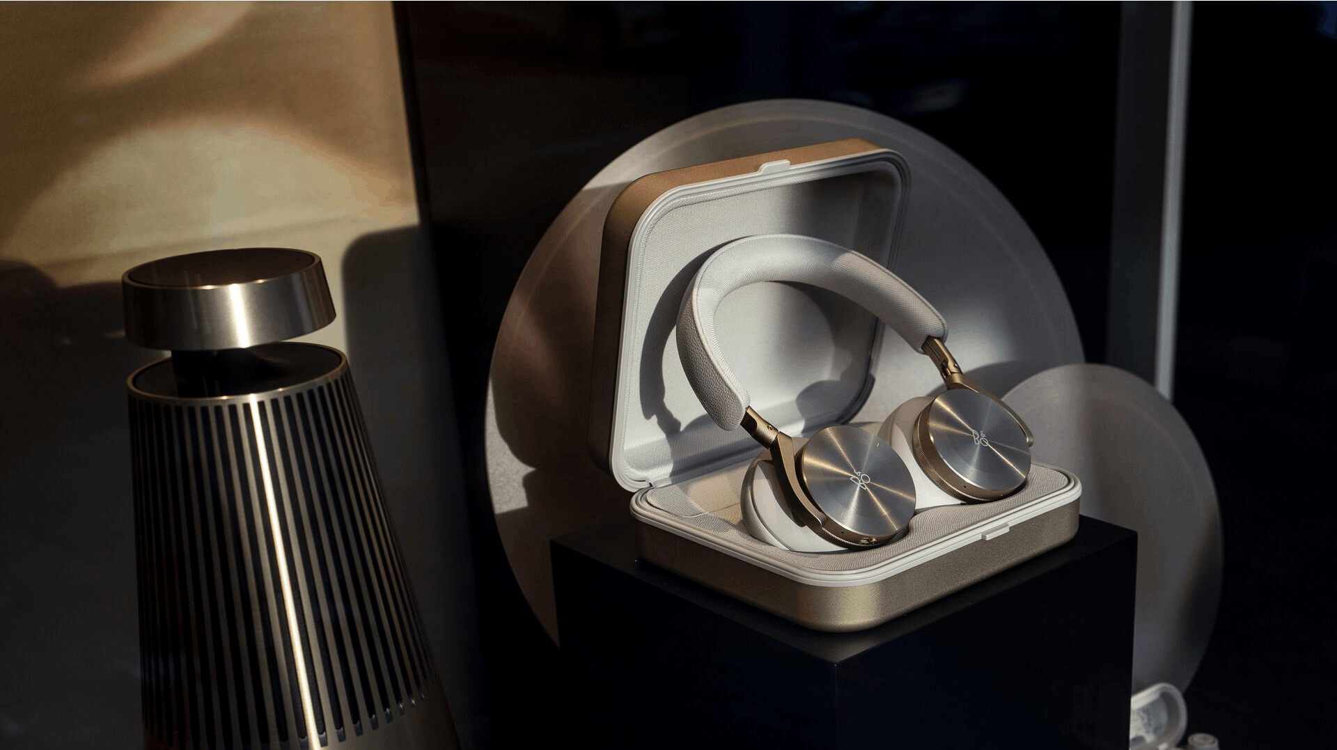 Det er svært at kalde de røde tal for andet end krise i Bang & Olufsen, der forleden også sagde farvel til topchef Kristian Teär.