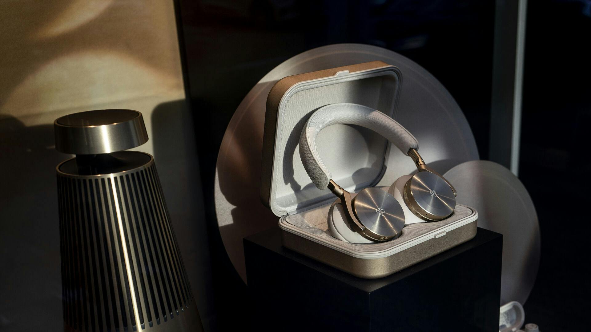 Det er svært at kalde de røde tal for andet end krise i Bang & Olufsen, der forleden også sagde farvel til topchef Kristian Teär.