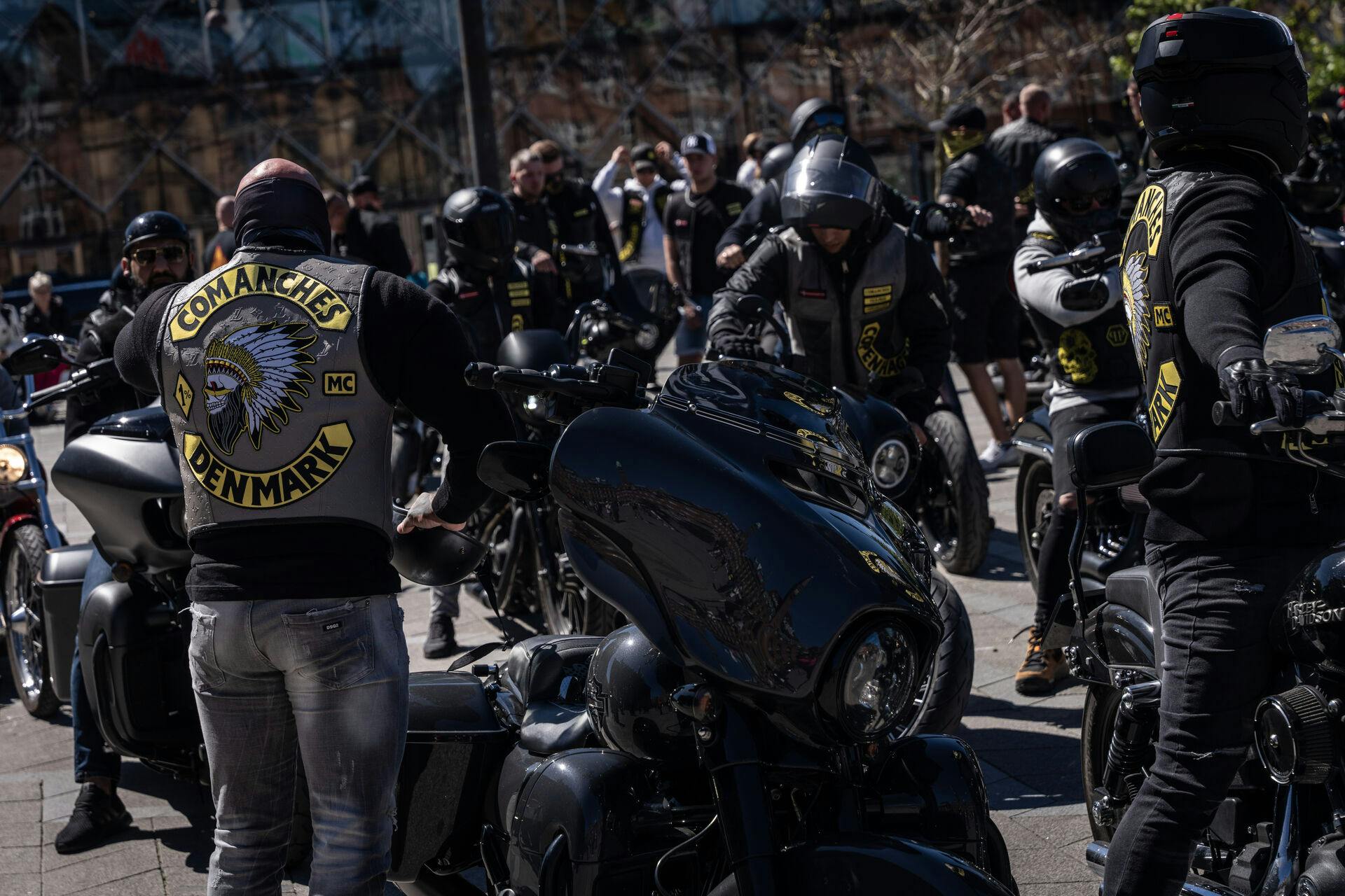 Rockere er normalt kendt for at køre på store motorcykler - den her rocker har ifølge politiet haft et særligt godt øje til de noget mindre el-cykler.