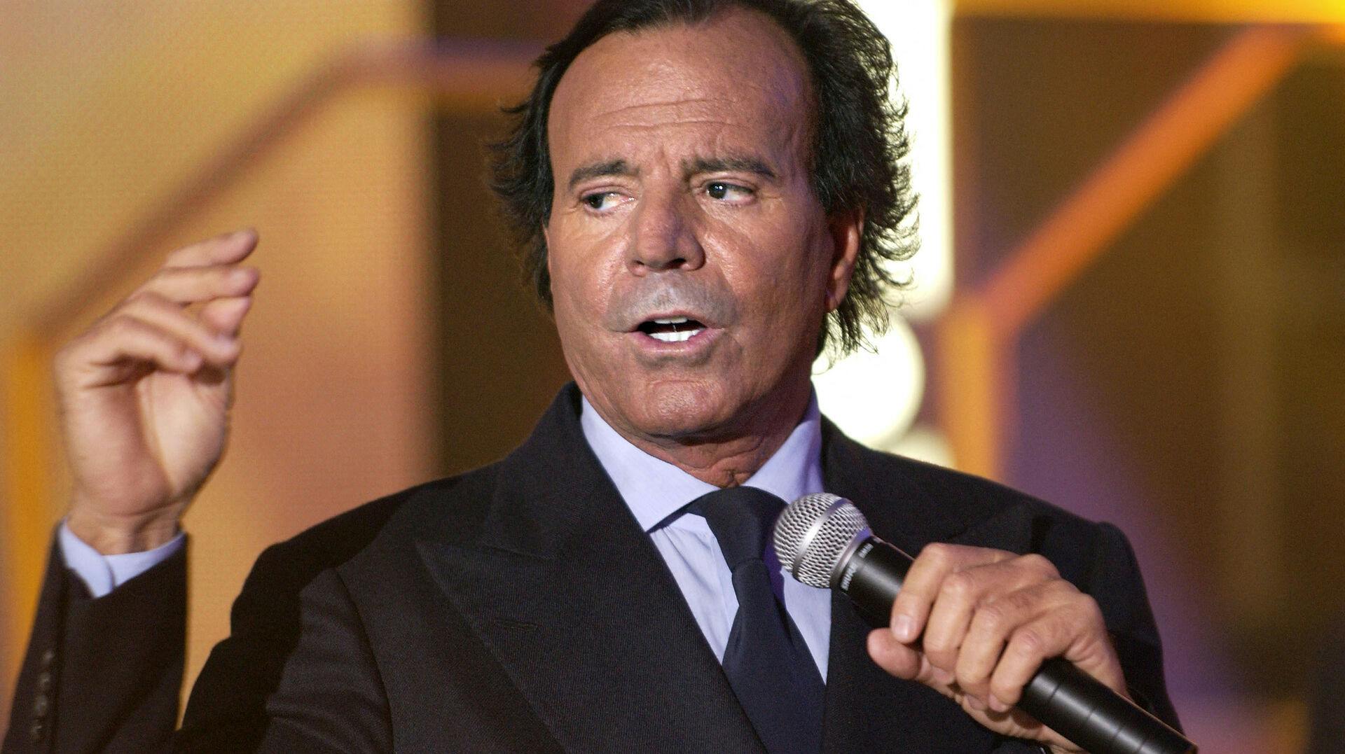 Den spanske sanger Julio Iglesias er blevet ramt af alvorlige anklager.