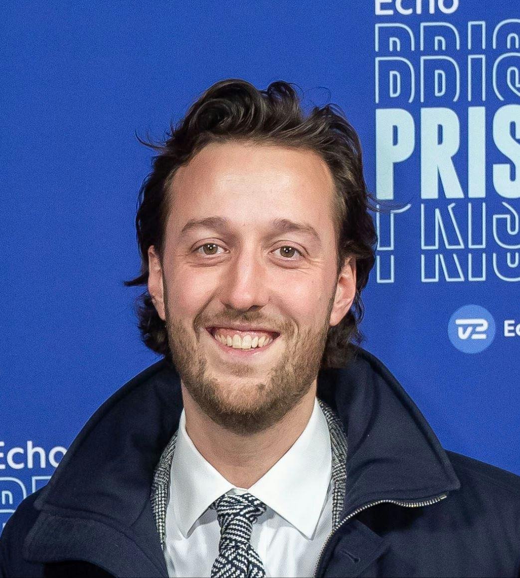 Esben Bjerre smiler igen. Mange års underskud er forvandlet til overskud.