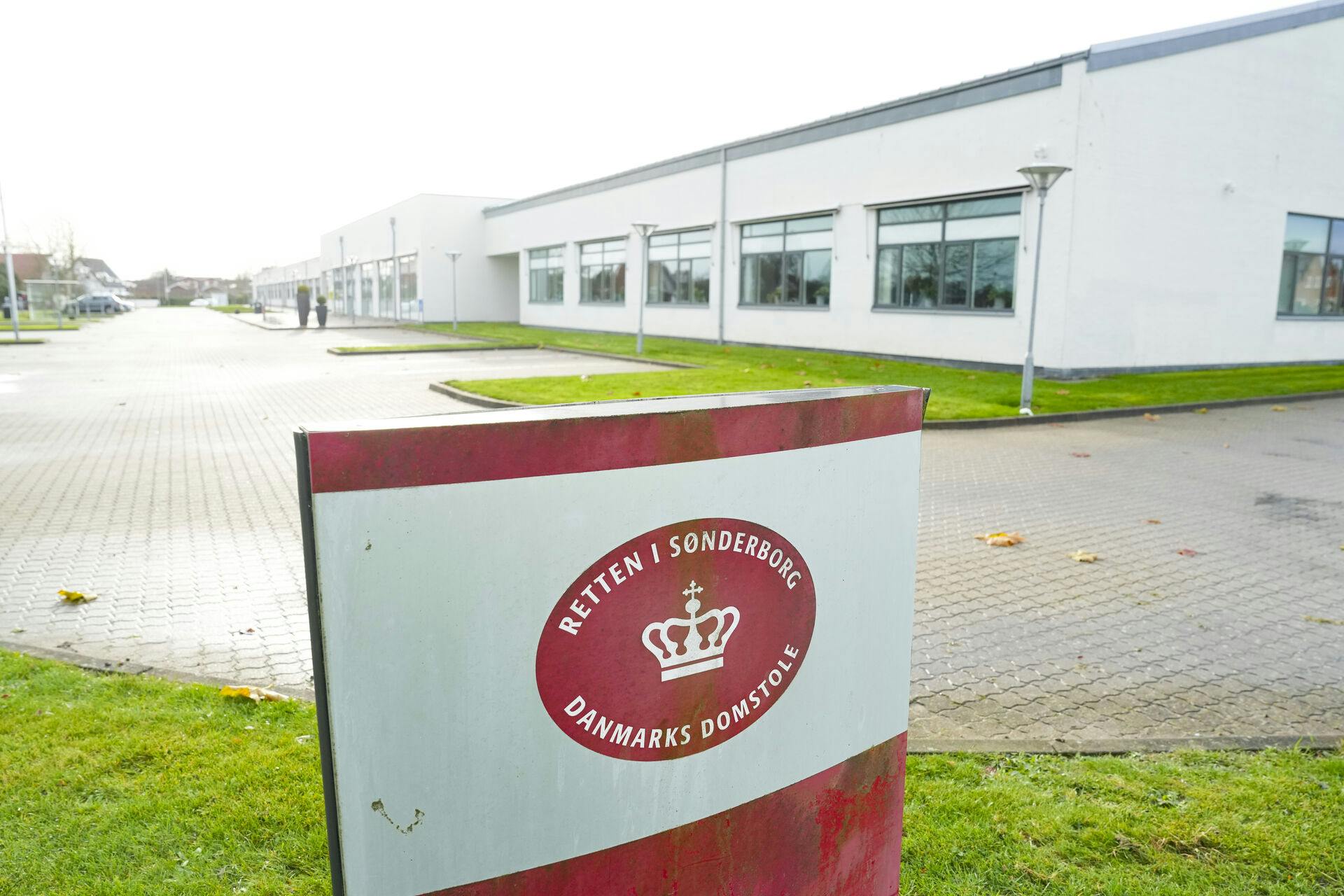 Den 21-årige mand vil blive fremstillet i grundlovsforhør torsdag eftermiddag.