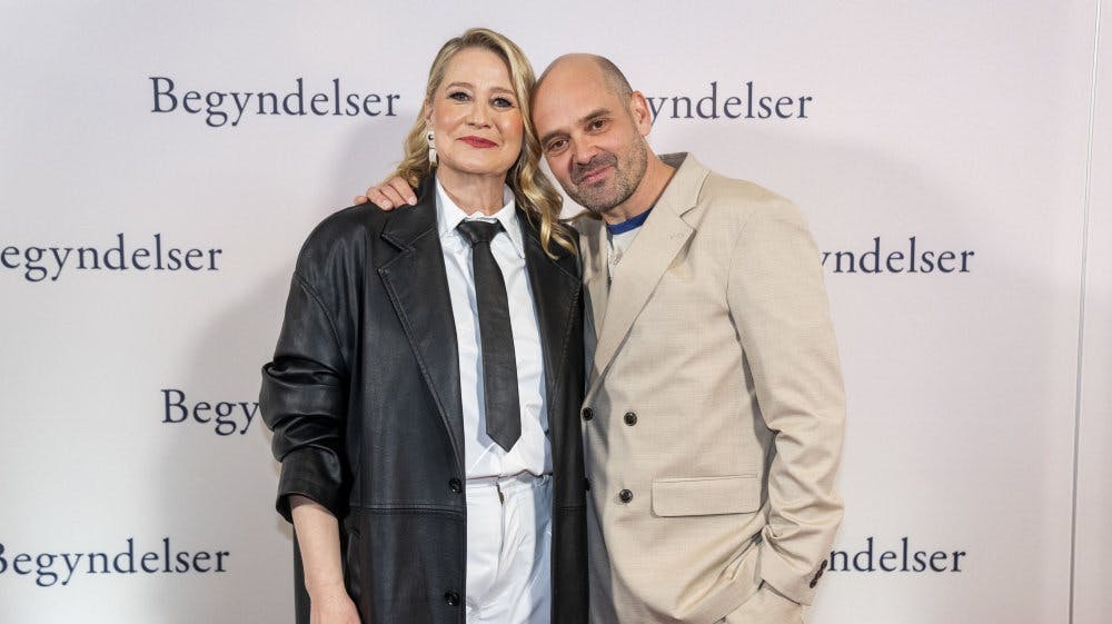 Trine Dyrholm og David Dencik til gallapremieren på dramaet "Begyndelser" i Imperial i København onsdag aften. Det er 20 år siden, de sidst spillede sammen. Det har været ventetiden værd, skriver Politiken i sin anmeldelse. - Foto: Ida Marie Odgaard/