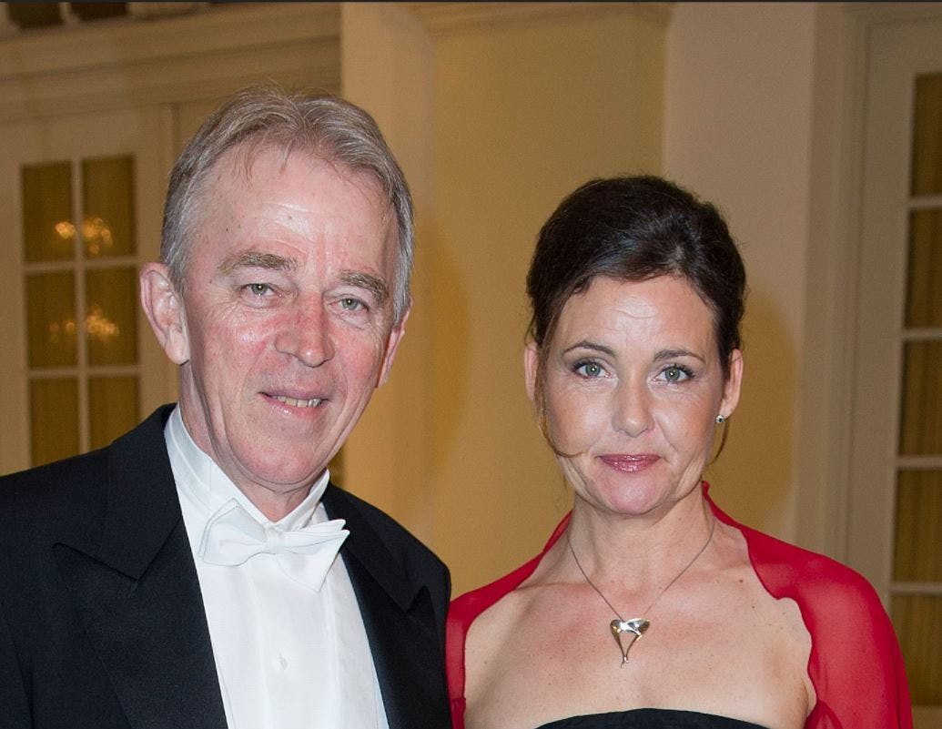 Villy Søvndal og hustruen Penny kan fremover rejse "hjem til Aarhus".