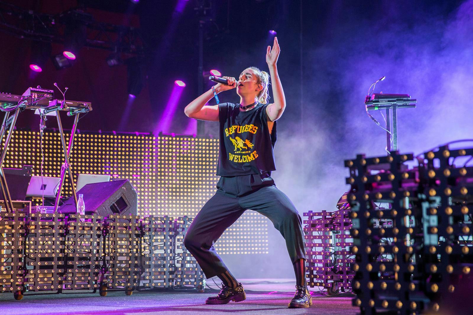 Mø ses her under en tidligere optræden. Men nu har den danske sanger igen følt sig tvunget til at aflyse.