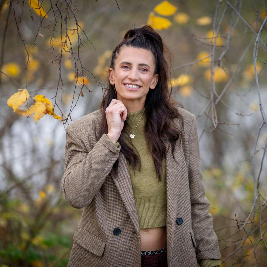 Kroppen er ikke helt med endnu, men viljen er intakt og humoren ligeså. Ifølge Mie Skov har hun "kysset den grimmeste frø", efter begyndelsen på 2026 blev alt andet end eventyrlig.