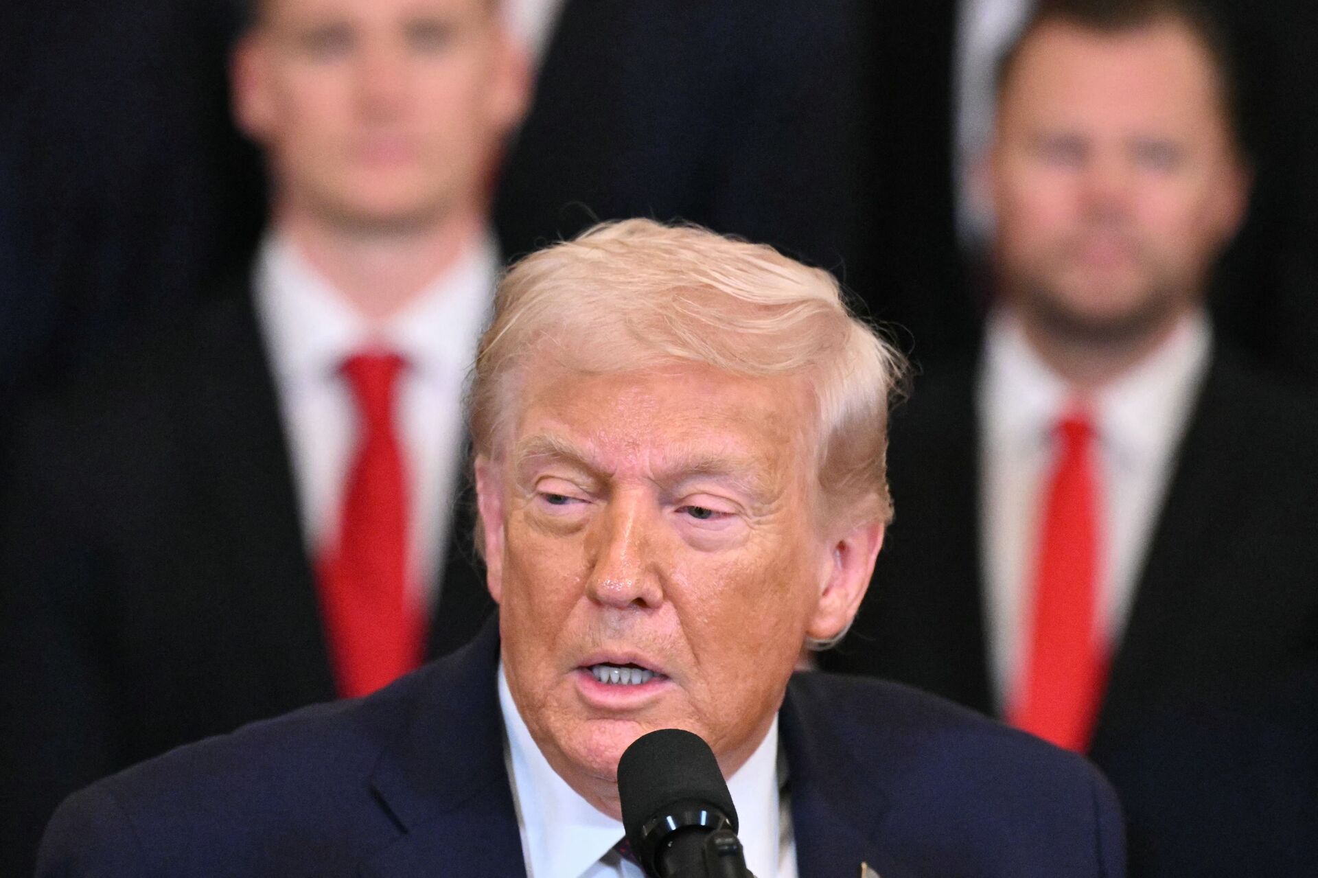 Amerikanske vælgere vender sig nu i stort tail mod Donald Trumps planer om at overtage Grønland. Blot fire procent støtter militær magt, viser ny måling.