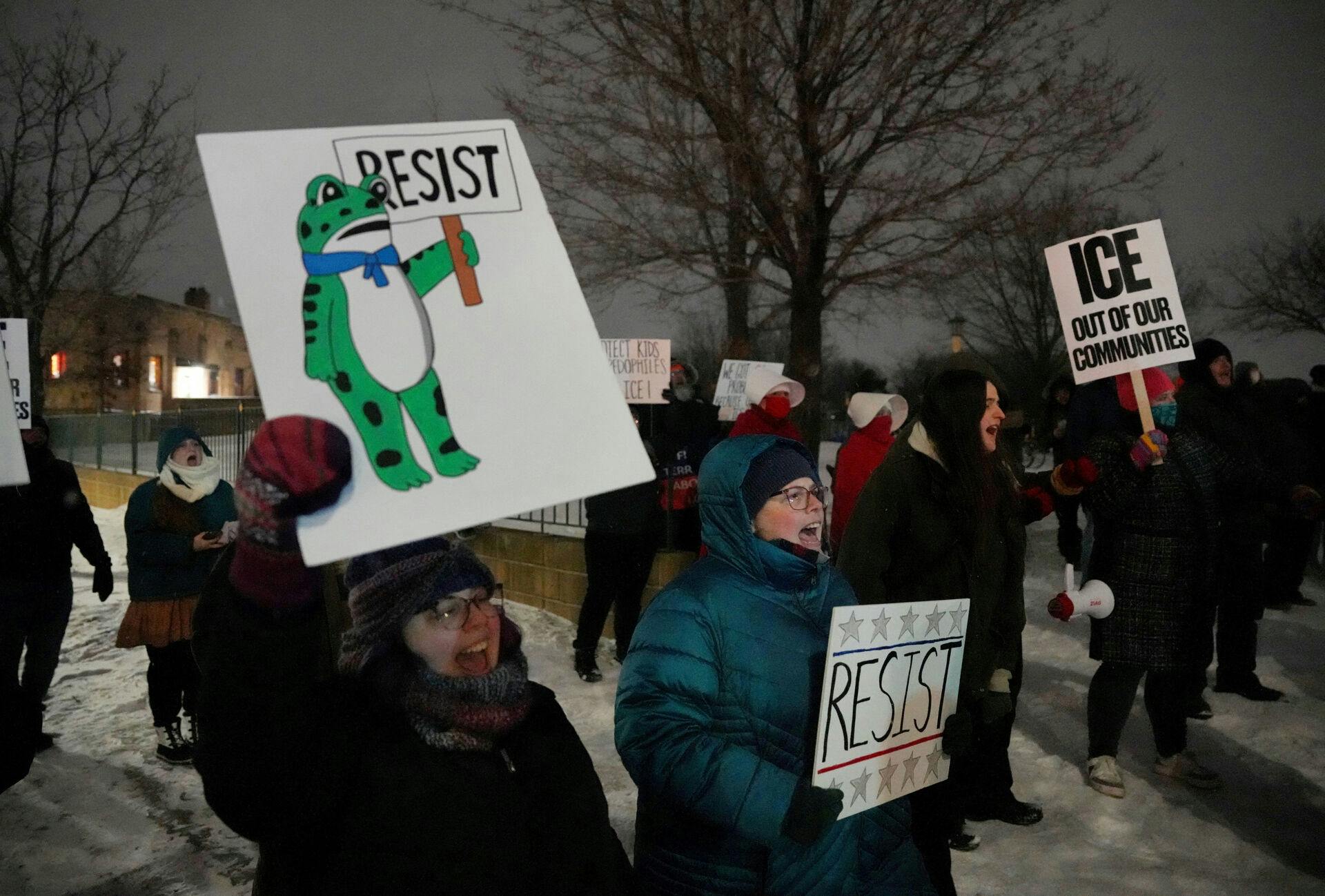 Community members protest Immigration and Customs Enforcement (ICE), and call for the arrest of Jonathan Ross, the ICE agent who shot and killed Renee Good, in Hamline Park in St Paul, Minnesota, U.S., January 16, 2026. REUTERS/Leah Millis