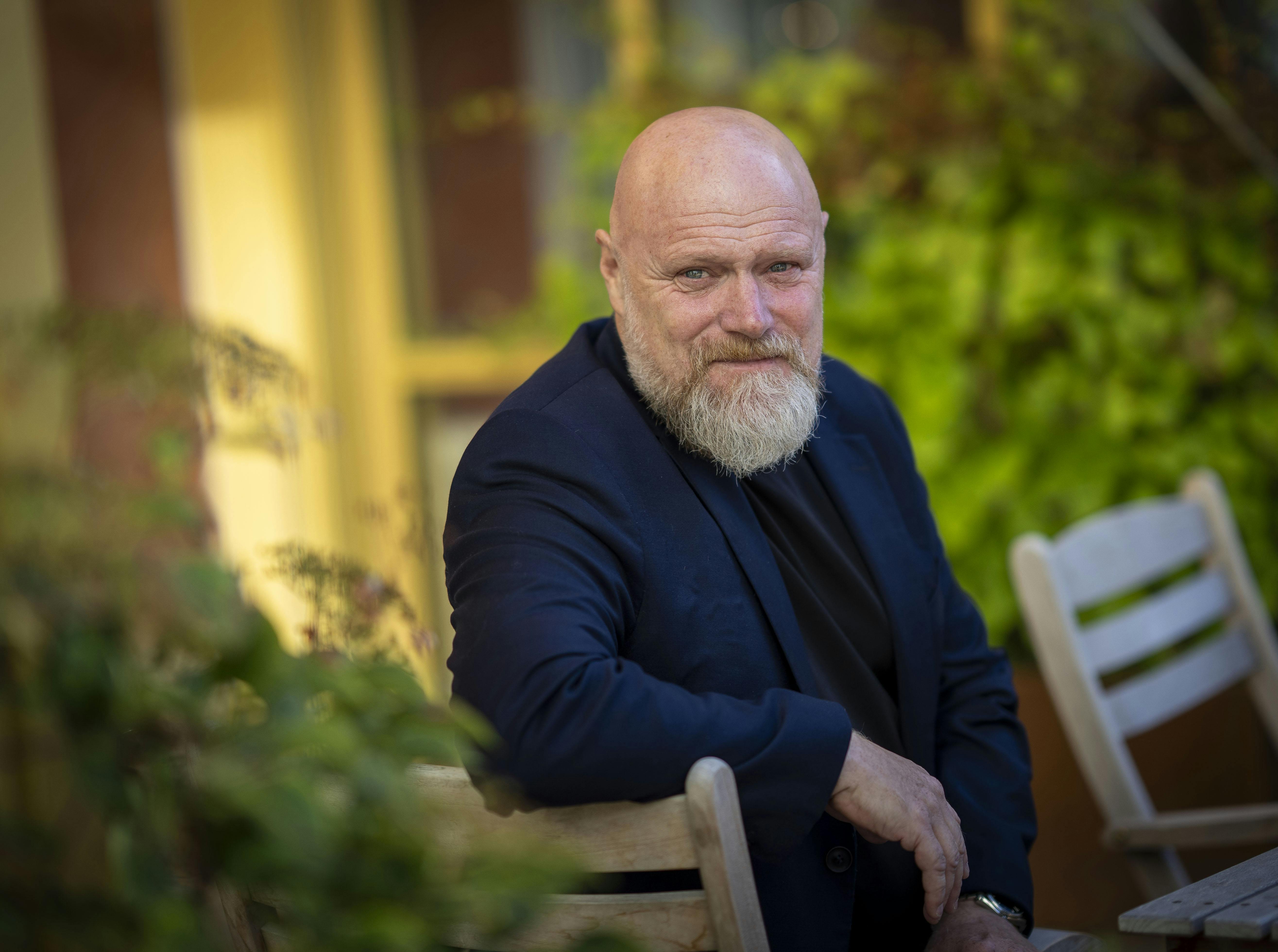 Mads Steffensen har igennem 23 år lavet "Mads og Monopolet". Programmets store succes skyldes blandt andet Suzanne Bjerrehuus, fortæller han i et rørende opslag om sin afdøde veninde.