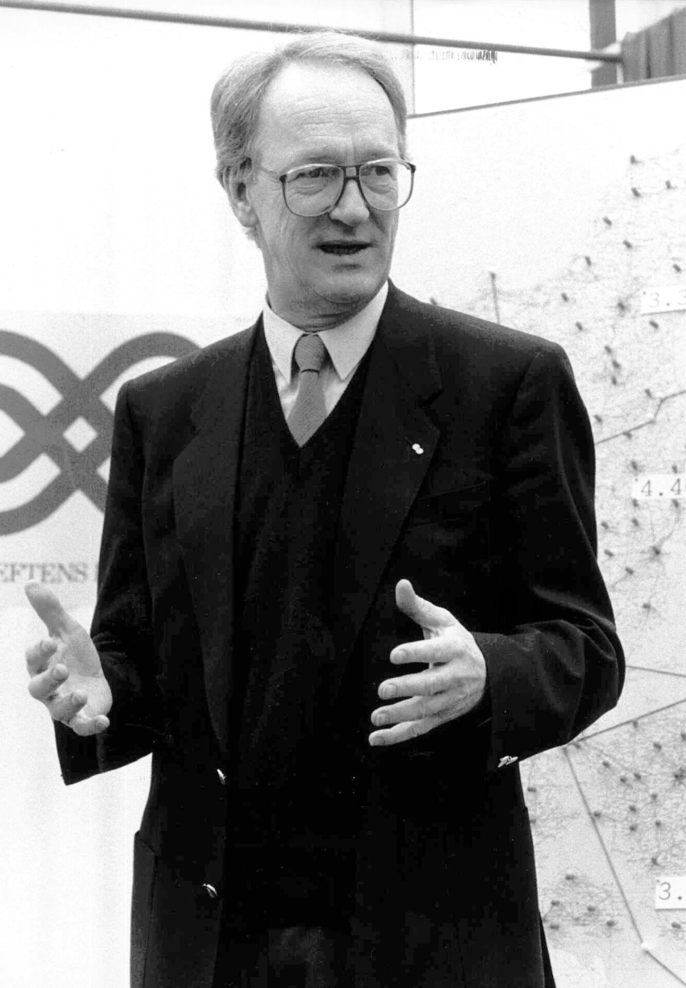 OLE BANG, KRÆFTENS BEKÆMPELSE.