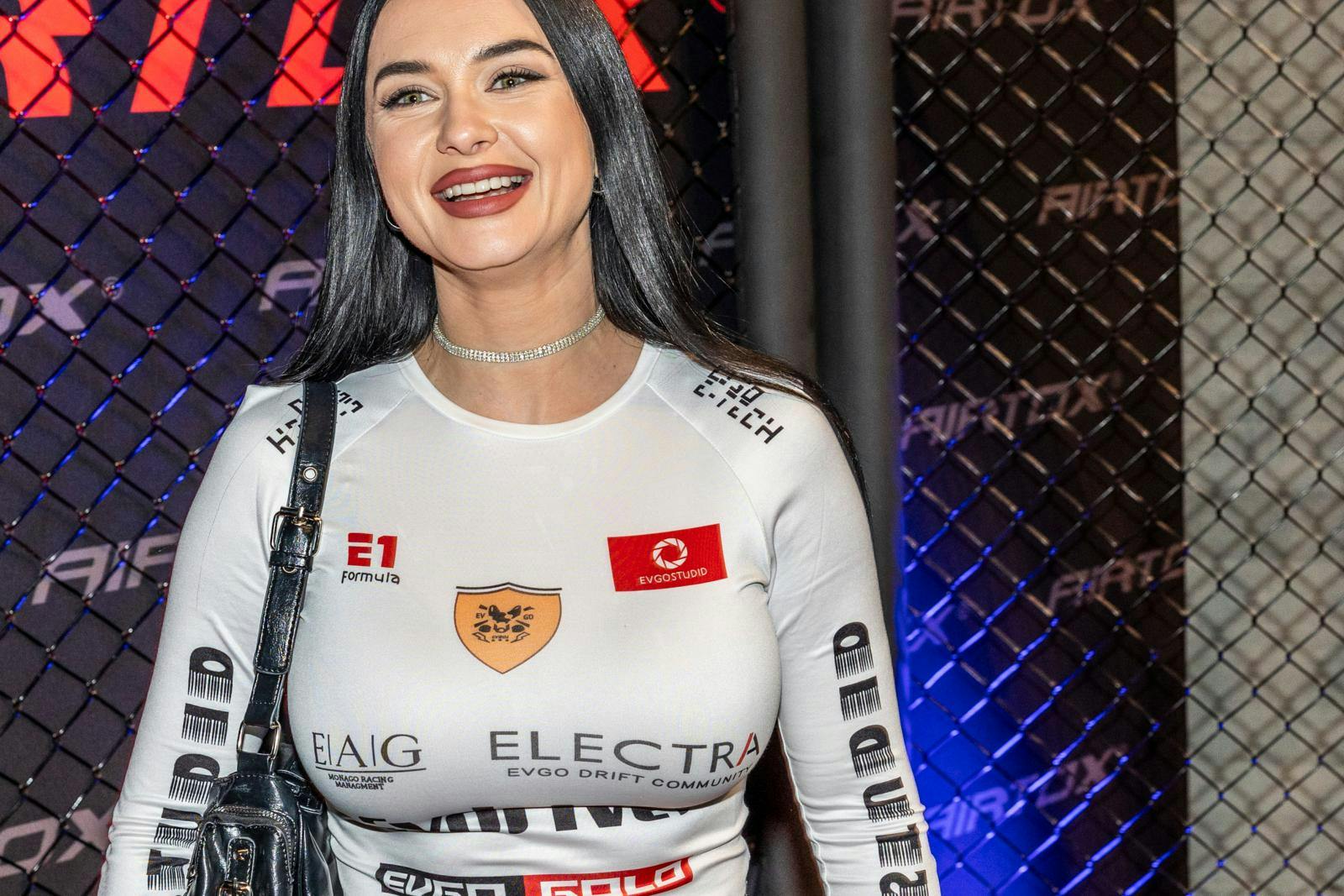 Irina Olsen er flyttet hjem til sin mor i Nivå med børnene og overvejer nu at tage navneforandring.